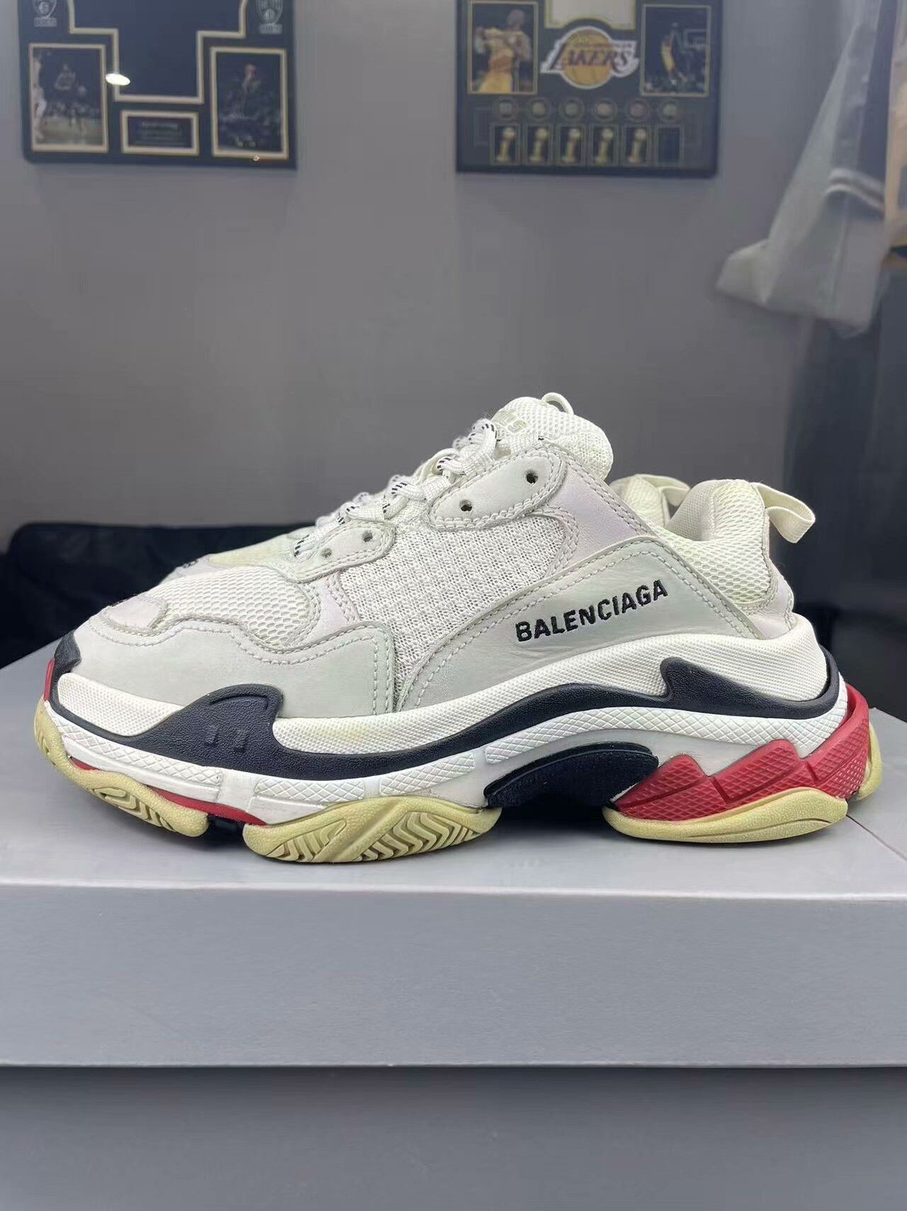 Balenciaga Balenciaga Red Lowtop Sneakers S Men Size US 10 / EU 43 - 7 Thumbnail