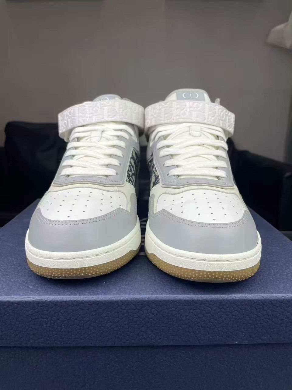 Dior Dior White Hitop Sneakers 27 Men Size US 10 / EU 43 - 2 Thumbnail