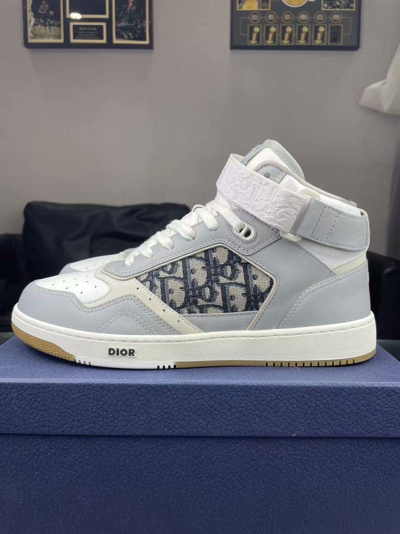 Dior Dior White Hitop Sneakers 27 Men Size US 10 / EU 43 - 7 Thumbnail