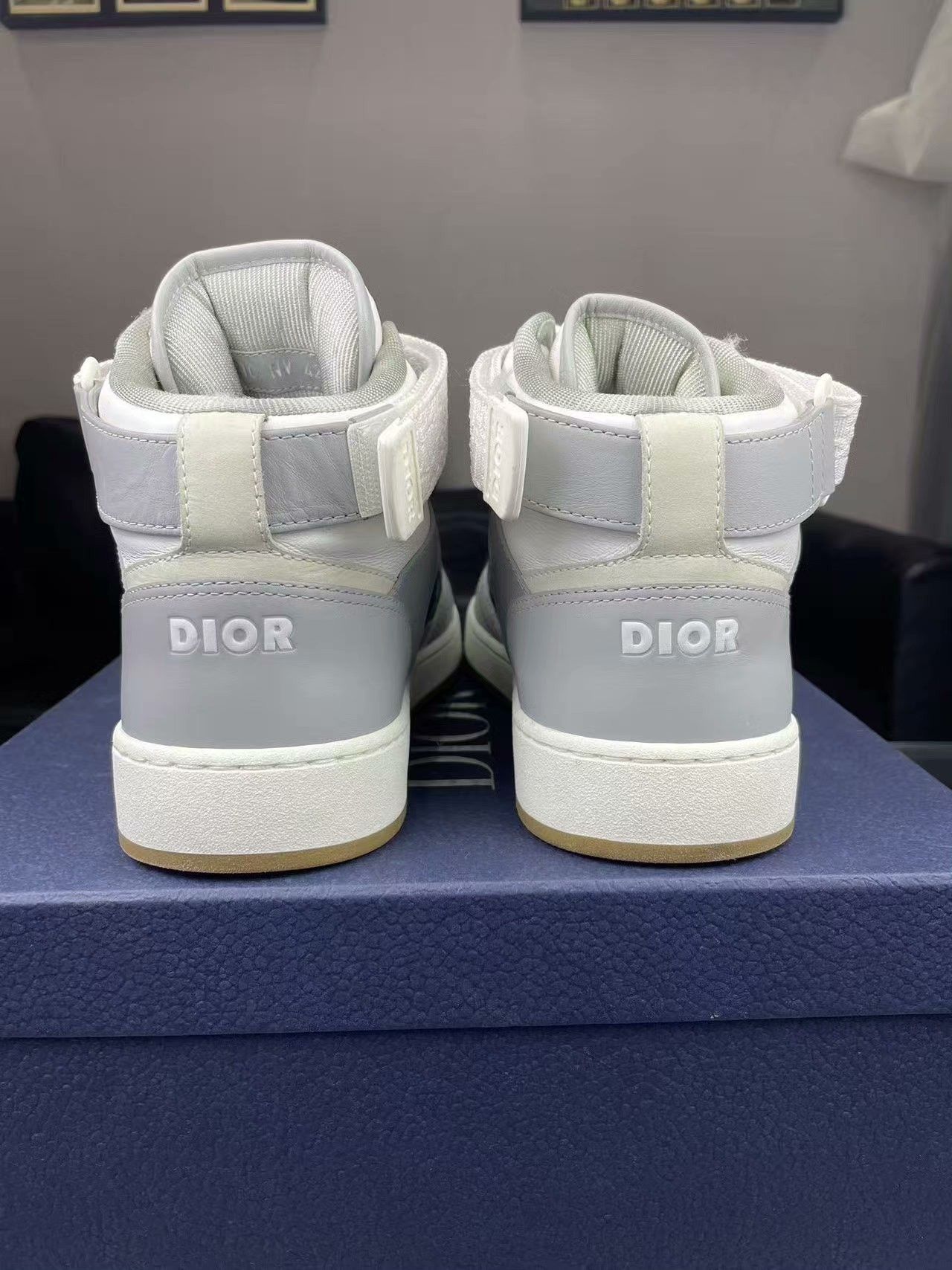 Dior Dior White Hitop Sneakers 27 Men Size US 10 / EU 43 - 3 Thumbnail