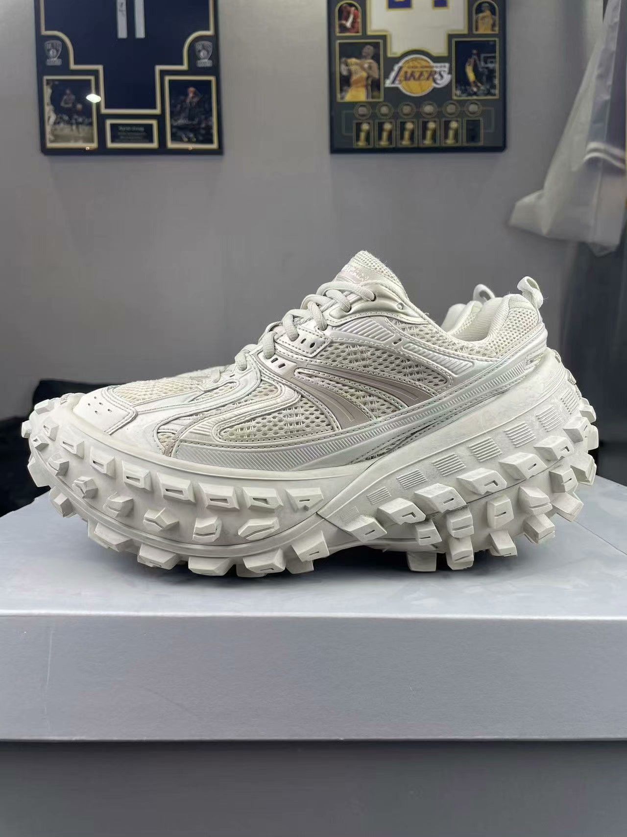 Balenciaga Balenciaga Brown Lowtop Sneakers 41 Men Size US 8.5 / EU 41-42 - 7 Thumbnail