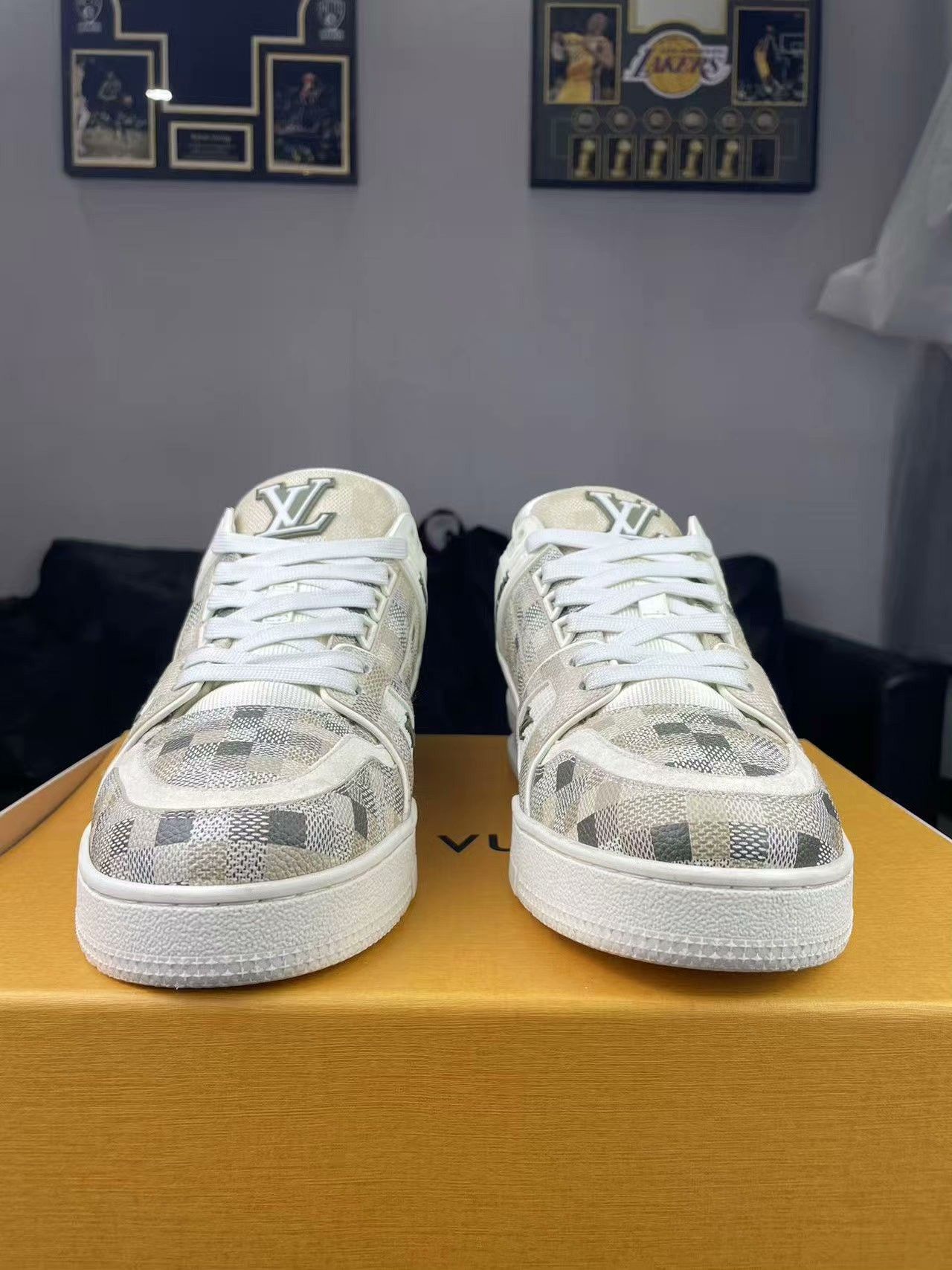 Louis Vuitton Louis Vuitton Training White Lowtop Sneakers 41 Men Size US 8.5 / EU 41-42 - 2 Thumbnail