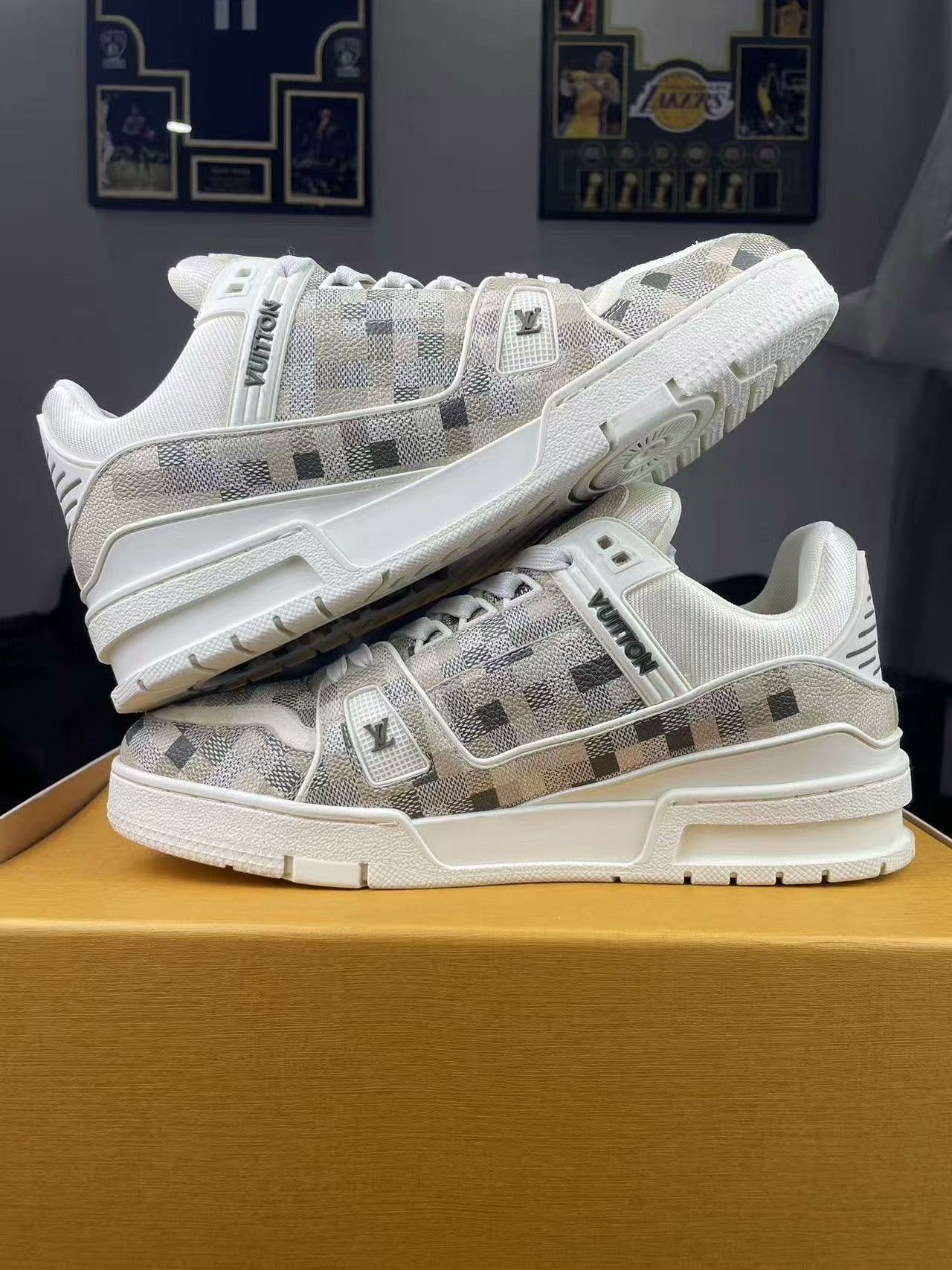 Louis Vuitton Louis Vuitton Training White Lowtop Sneakers 41 Men Size US 8.5 / EU 41-42 - 5 Thumbnail