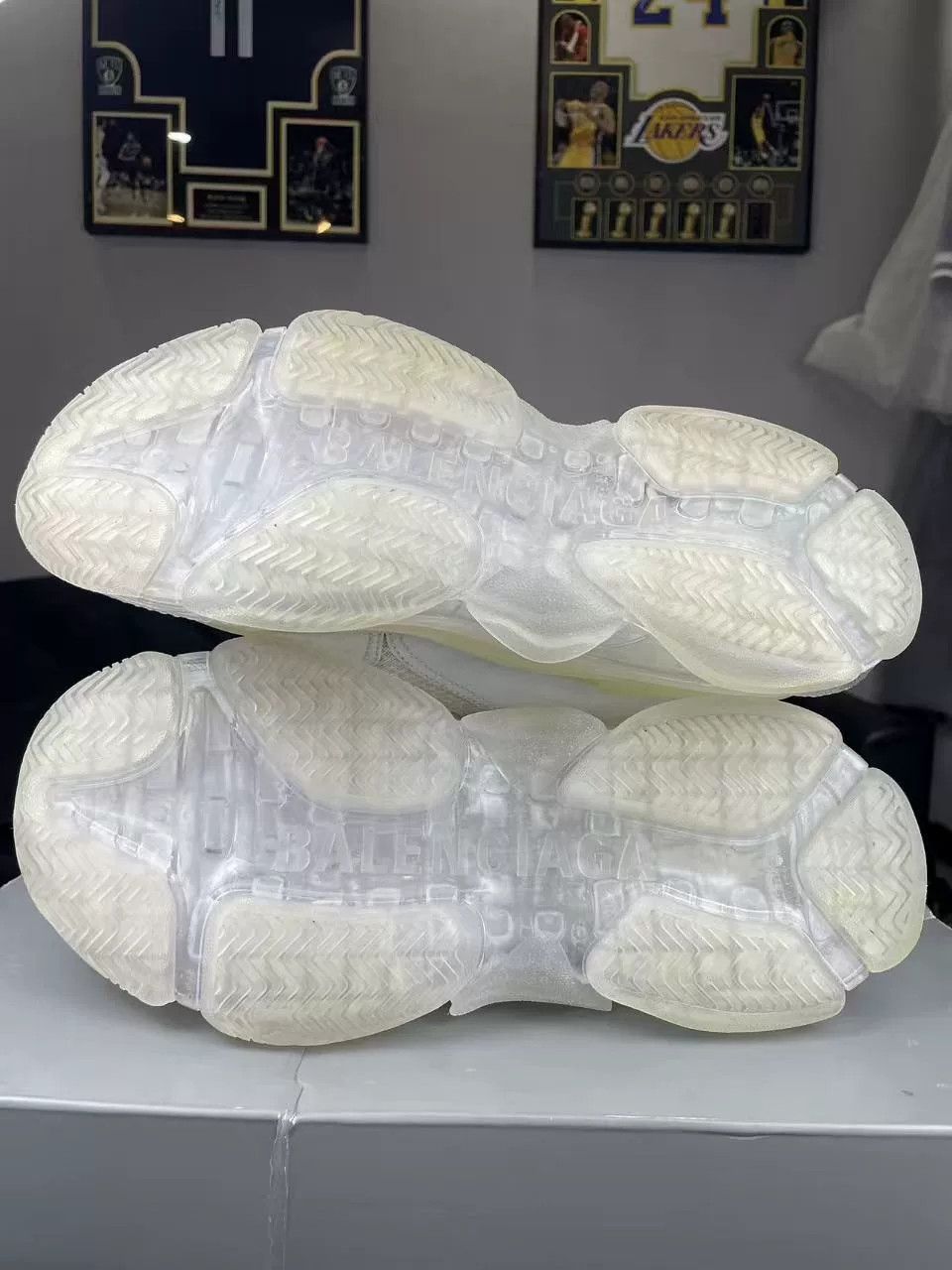 Balenciaga Balenciaga Clear White Lowtop Sneakers S Men Size US 10 / EU 43 - 4 Thumbnail