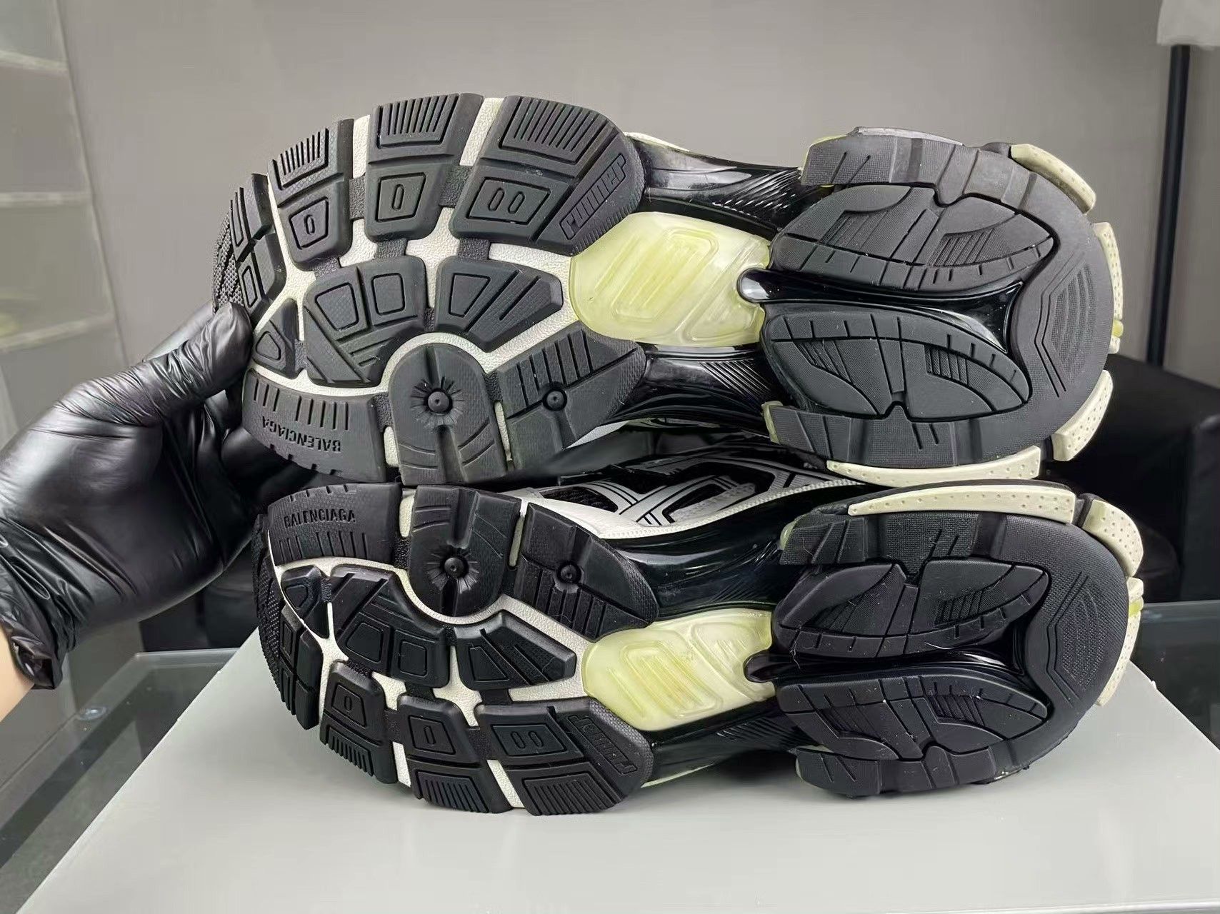 Balenciaga Balenciaga Running Black Lowtop Sneakers 43 Men Size US 10 / EU 43 - 4 Thumbnail