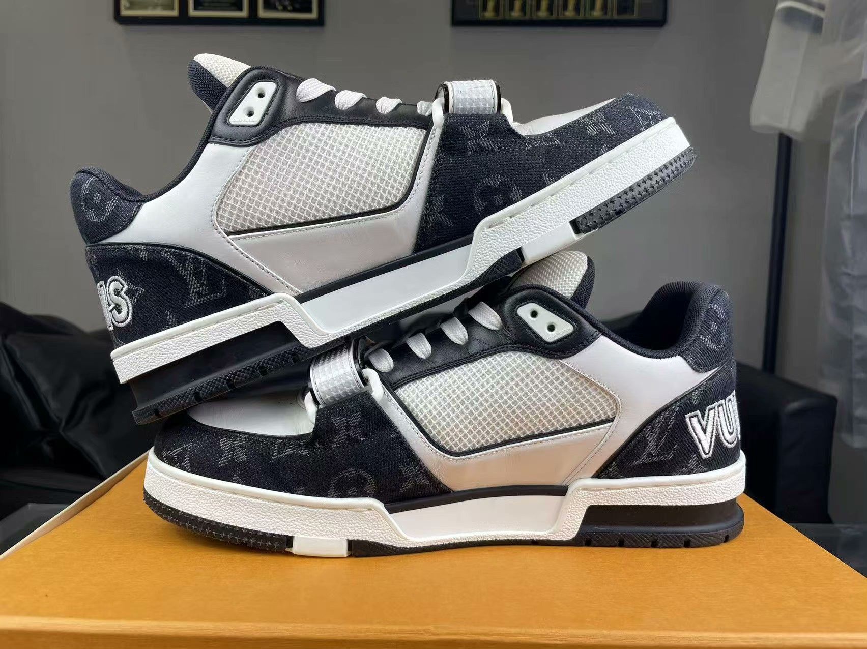 Louis Vuitton Louis Vuitton Training Black Lowtop Sneakers 41 Men Size US 8.5 / EU 41-42 - 5 Thumbnail