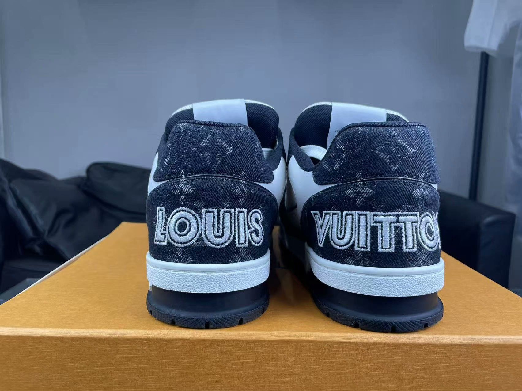 Louis Vuitton Louis Vuitton Training Black Lowtop Sneakers 41 Men Size US 8.5 / EU 41-42 - 3 Thumbnail