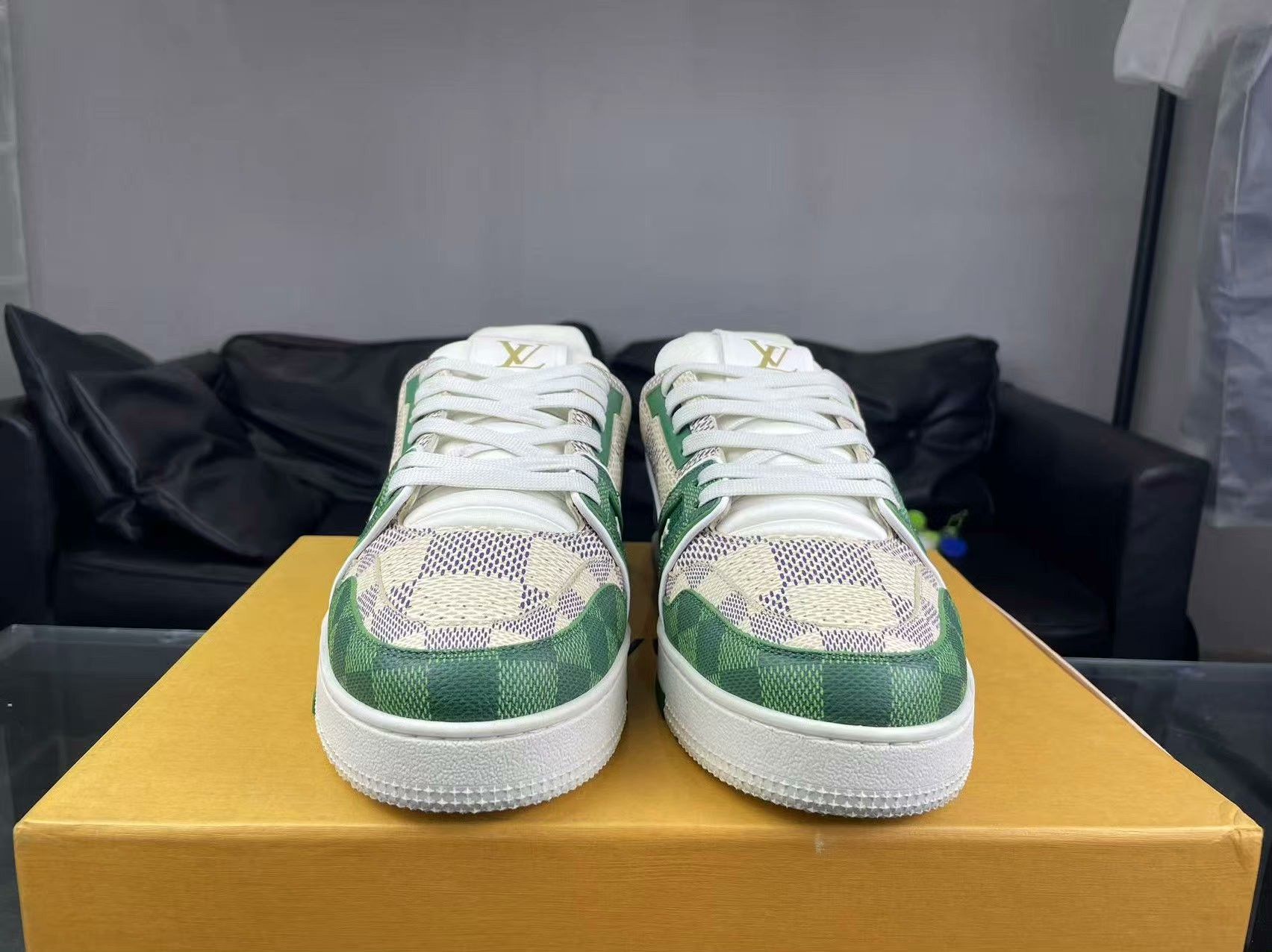 Louis Vuitton Louis Vuitton Training Green Lowtop Sneakers 41 Men Size US 8.5 / EU 41-42 - 2 Thumbnail