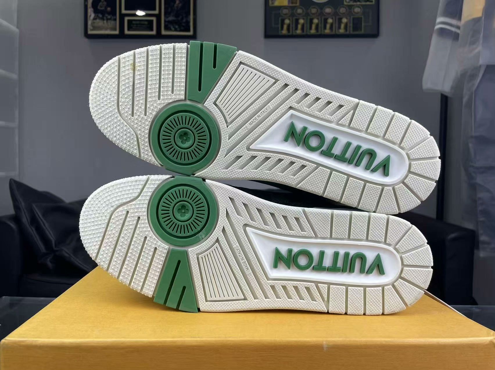 Louis Vuitton Louis Vuitton Training Green Lowtop Sneakers 41 Men Size US 8.5 / EU 41-42 - 4 Thumbnail