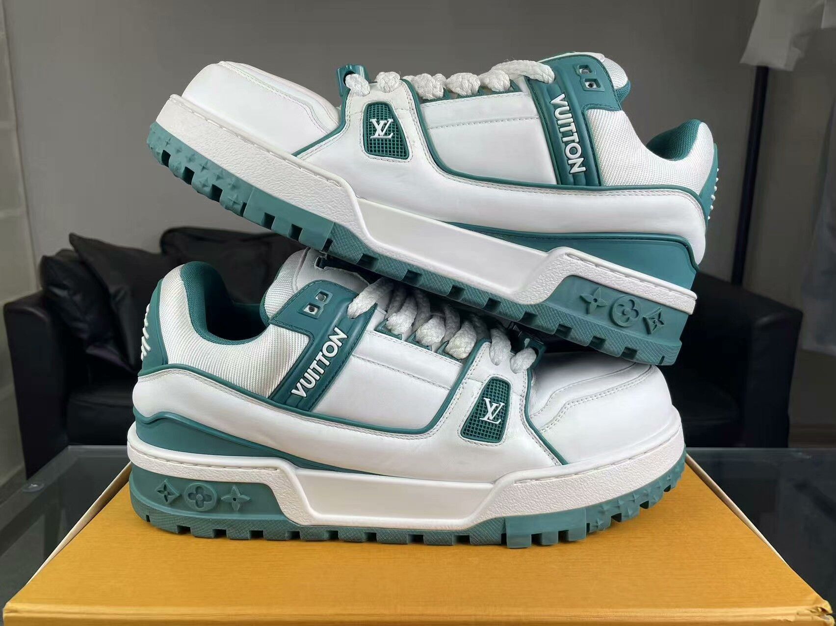 Louis Vuitton Louis Vuitton Training White Lowtop Sneakers 43 Men Size US 10 / EU 43 - 6 Thumbnail