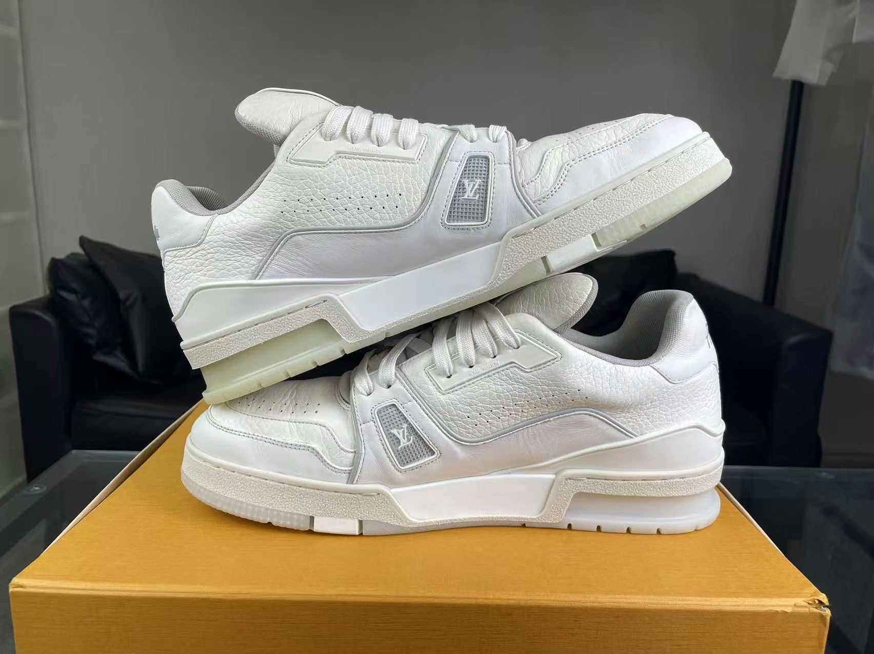 Louis Vuitton Louis Vuitton Training White Lowtop Sneakers 42 Men Size US 9 / EU 42 - 5 Thumbnail