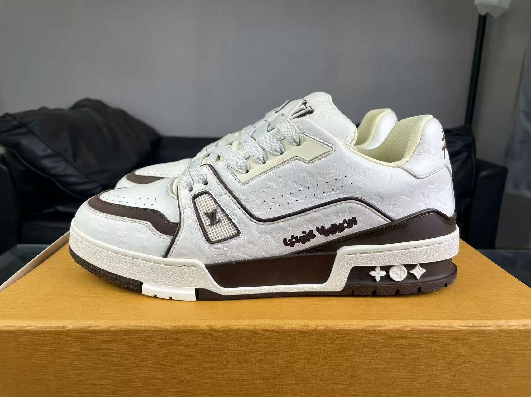 Louis Vuitton Louis Vuitton Training Lowtop Sneakers 40 Men Size US 7.5 / EU 40-41 - 2 Thumbnail