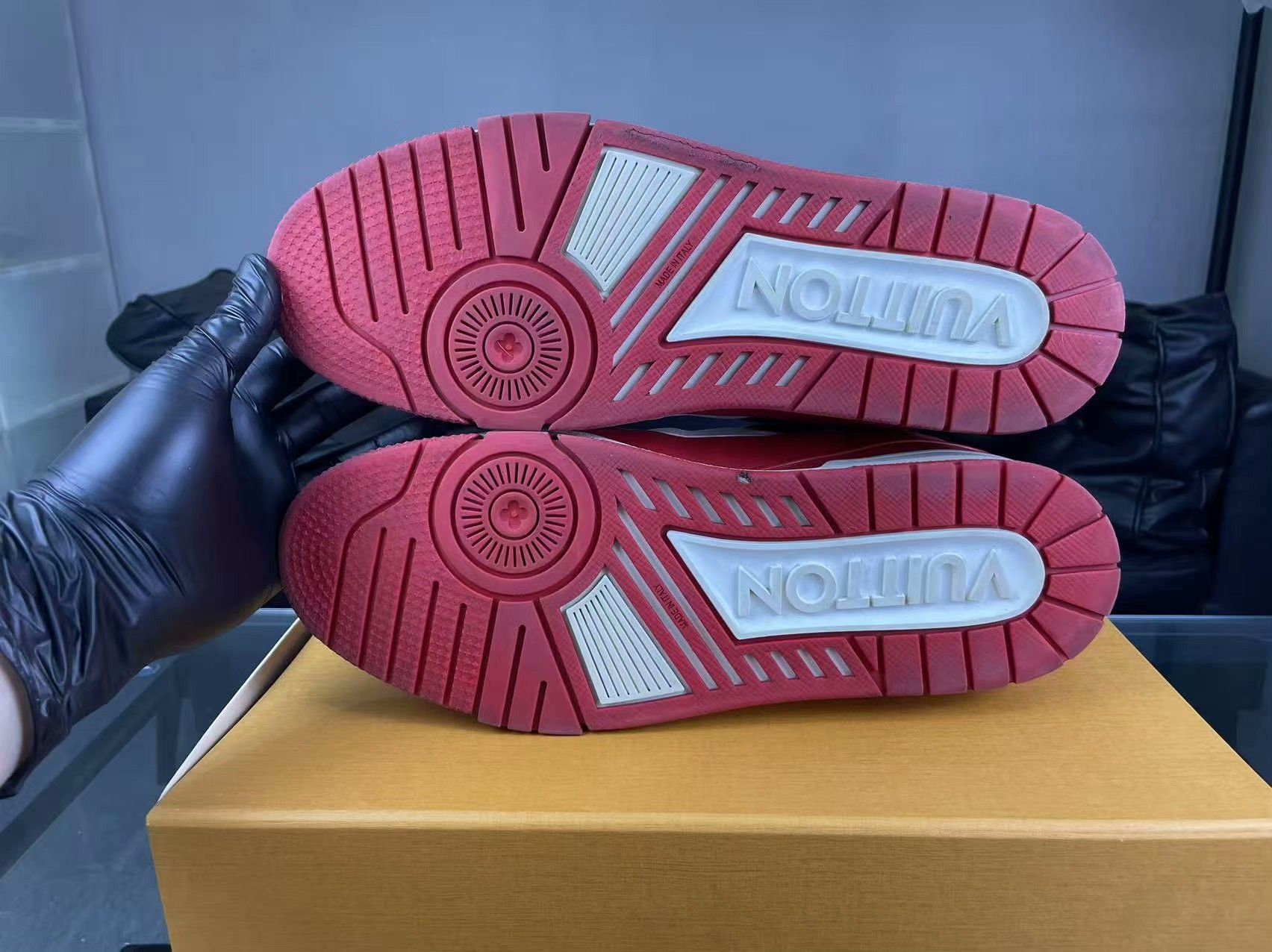Louis Vuitton Louis Vuitton Training Red Lowtop Sneakers 43.5 Men Size US 10.5 / EU 43-44 - 5 Thumbnail