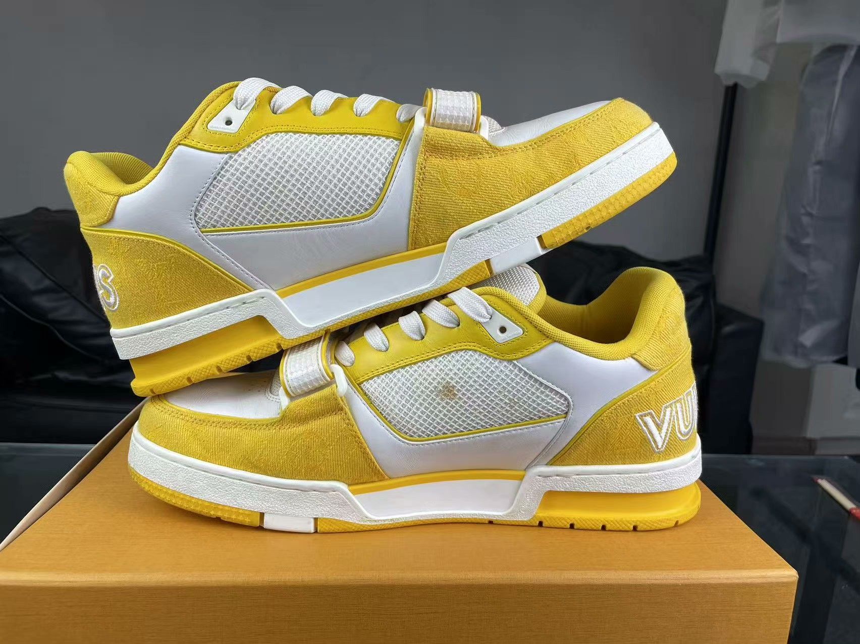 Louis Vuitton Louis Vuitton Training Yellow Lowtop Sneakers 43 Men Size US 10 / EU 43 - 6 Thumbnail