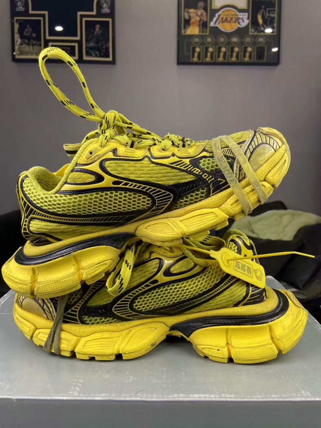 Balenciaga Balenciaga Distressed Yellow Lowtop Sneakers XXXL Men Size US 10 / EU 43 - 6 Thumbnail