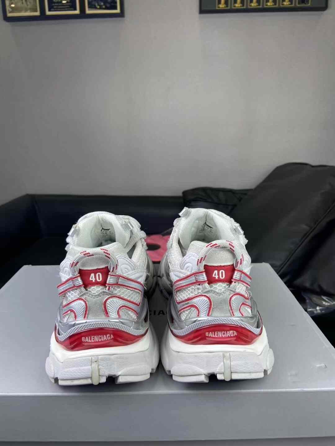 Balenciaga Balenciaga Running Gray Lowtop Sneakers 40 Women Size US 9 / IT 39 - 4 Thumbnail