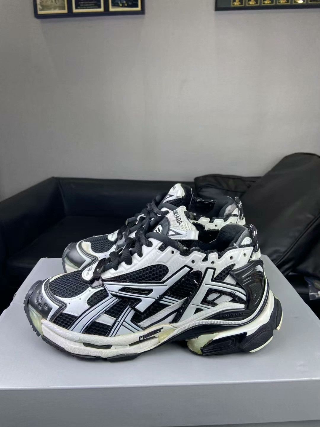 Balenciaga Balenciaga Running Black Lowtop Sneakers 40 Men Size US 7.5 / EU 40-41 - 3 Thumbnail