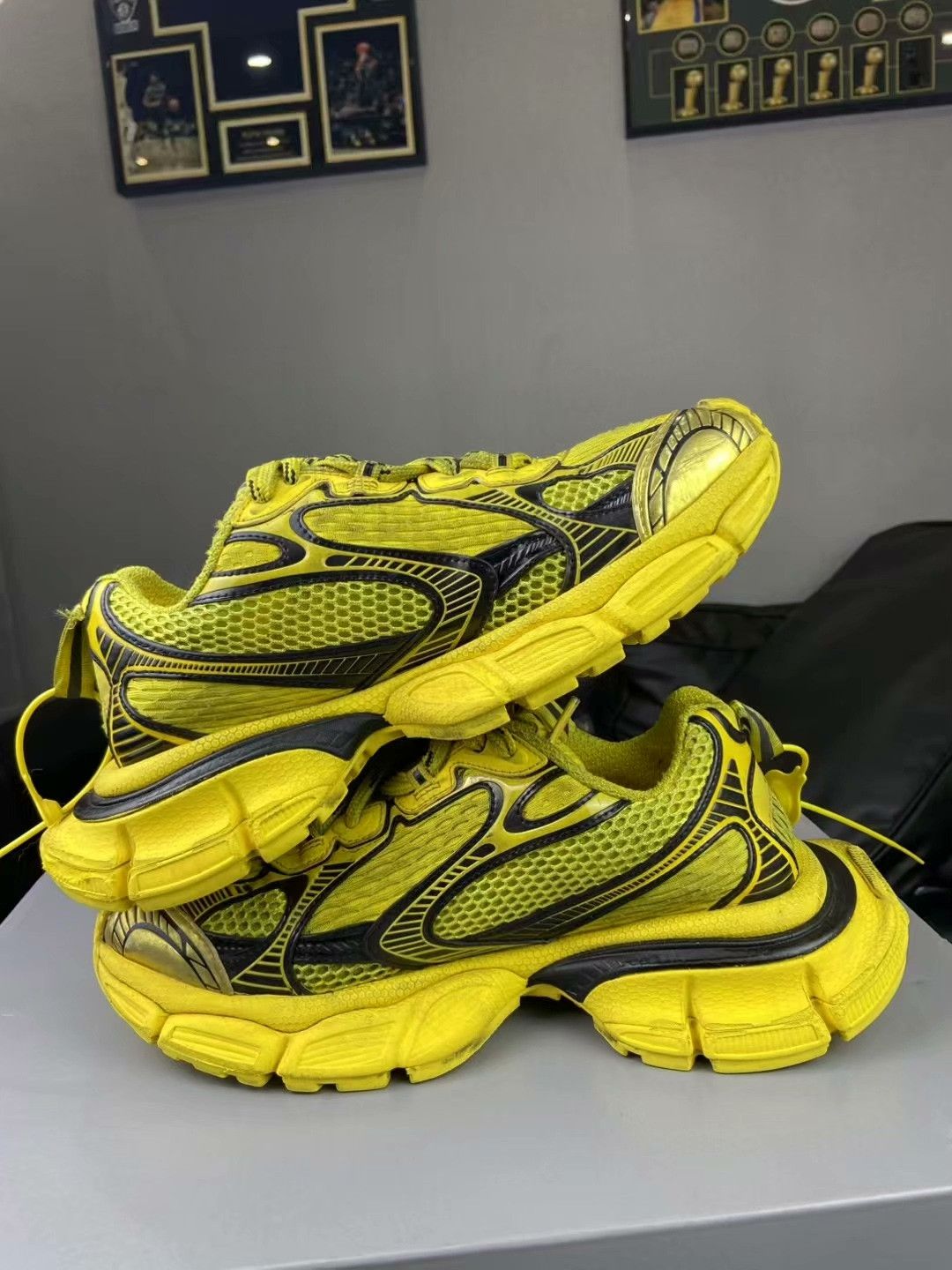 Balenciaga Balenciaga Distressed Yellow Lowtop Sneakers XXXL Men Size US 10 / EU 43 - 6 Thumbnail