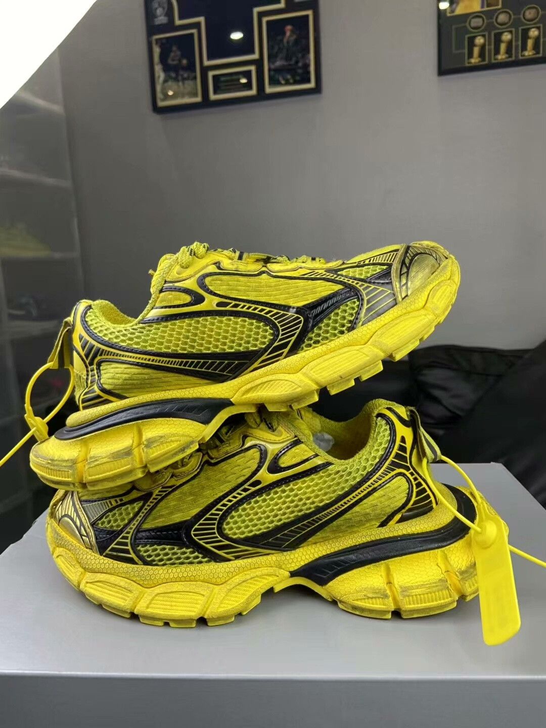 Balenciaga Balenciaga Distressed Yellow Lowtop Sneakers XXXL Men Size US 10 / EU 43 - 7 Thumbnail