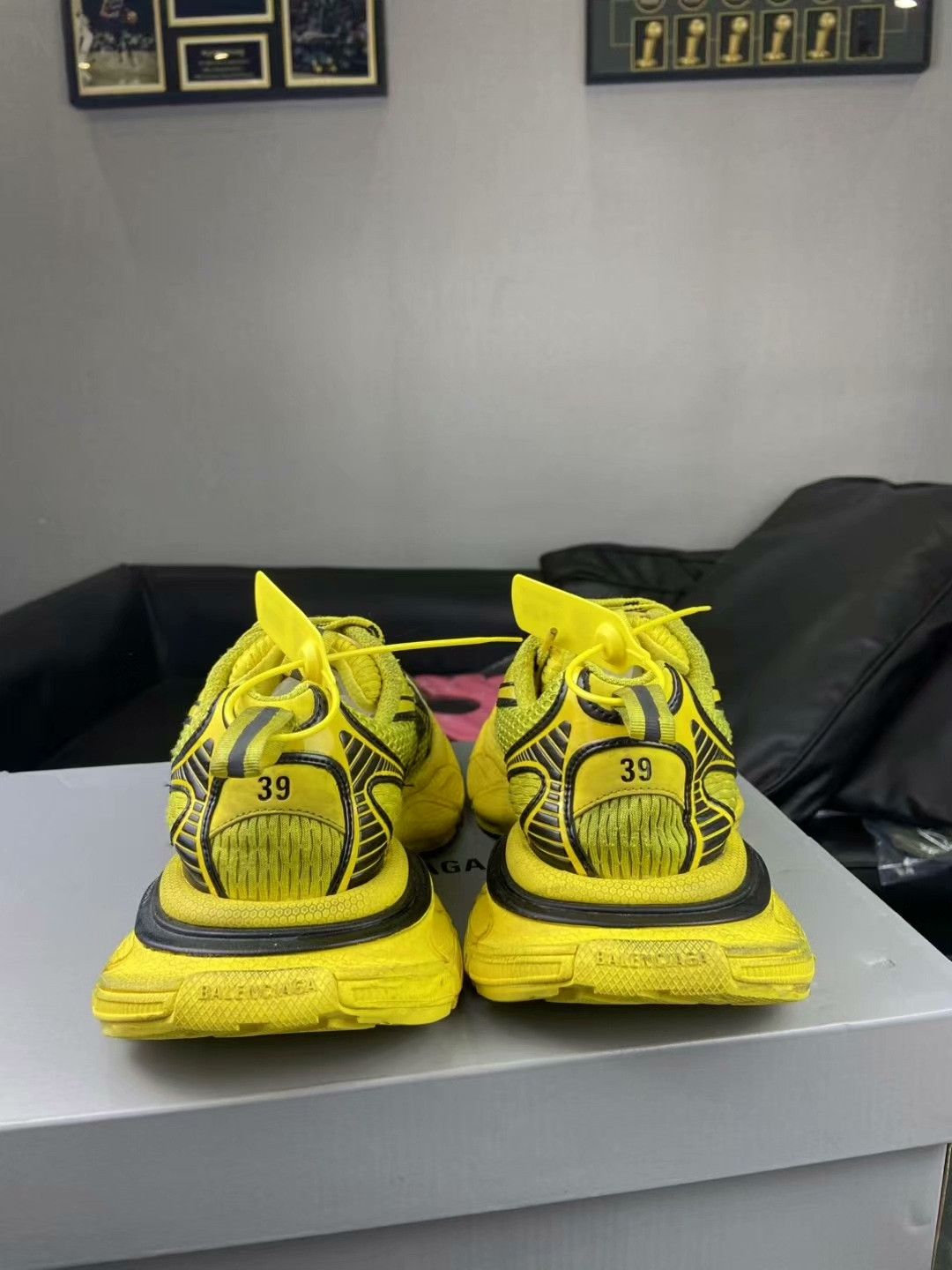 Balenciaga Balenciaga Distressed Yellow Lowtop Sneakers XXXL Men Size US 10 / EU 43 - 4 Thumbnail