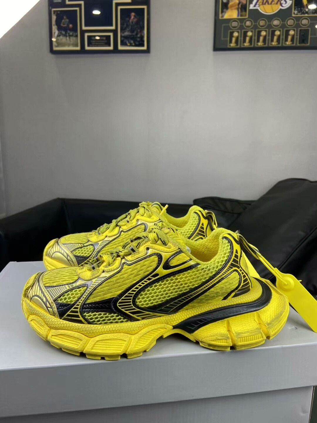 Balenciaga Balenciaga Distressed Yellow Lowtop Sneakers XXXL Men Size US 10 / EU 43 - 3 Thumbnail