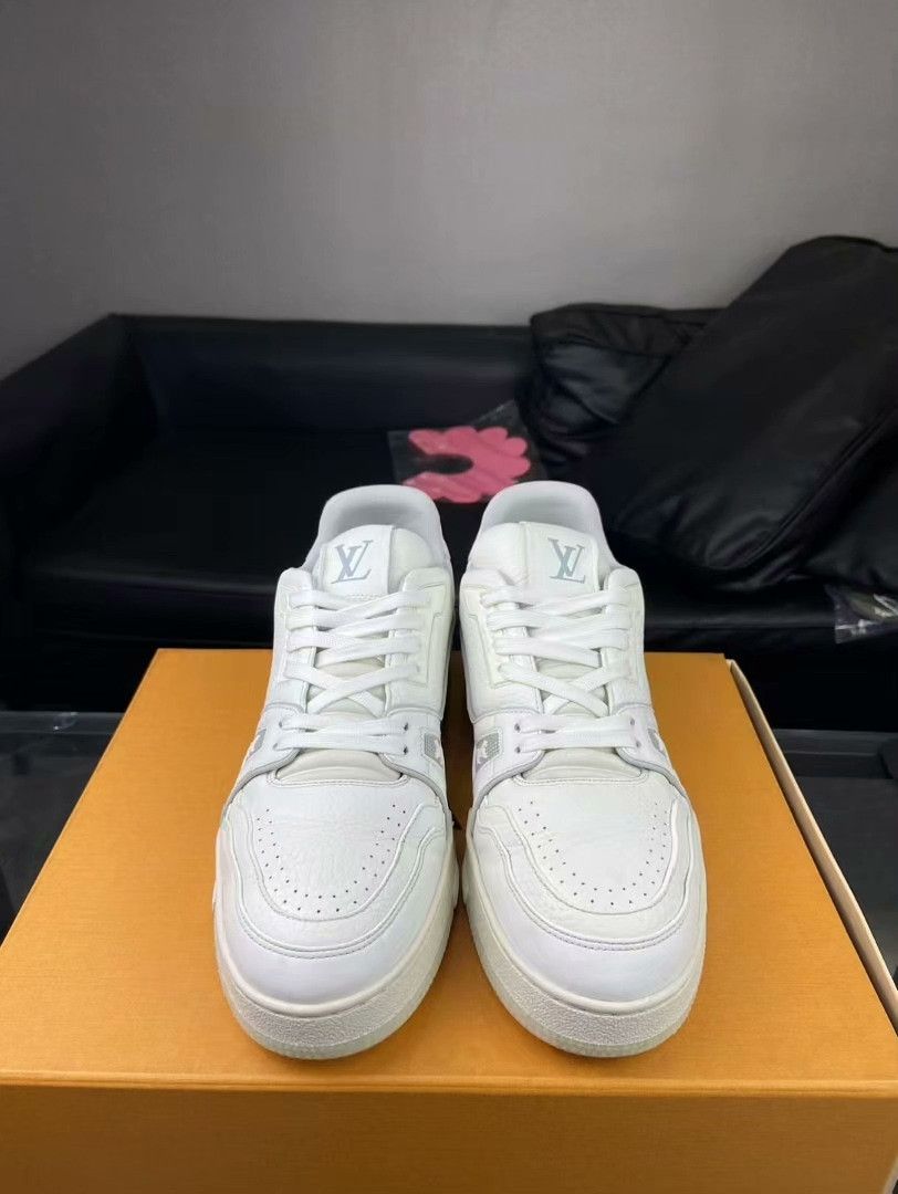 Louis Vuitton Louis Vuitton Training White Lowtop Sneakers 42 Men Size US 9 / EU 42 - 2 Thumbnail