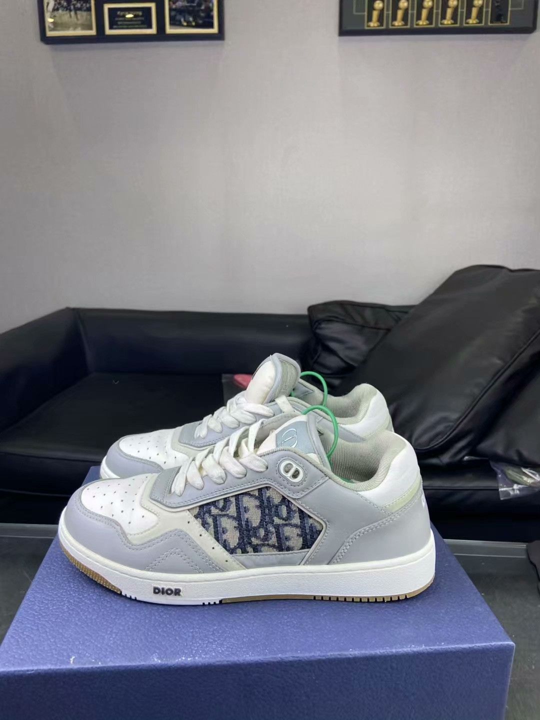 Dior Dior White Lowtop Sneakers 27 Women Size US 8 / IT 38 - 3 Thumbnail