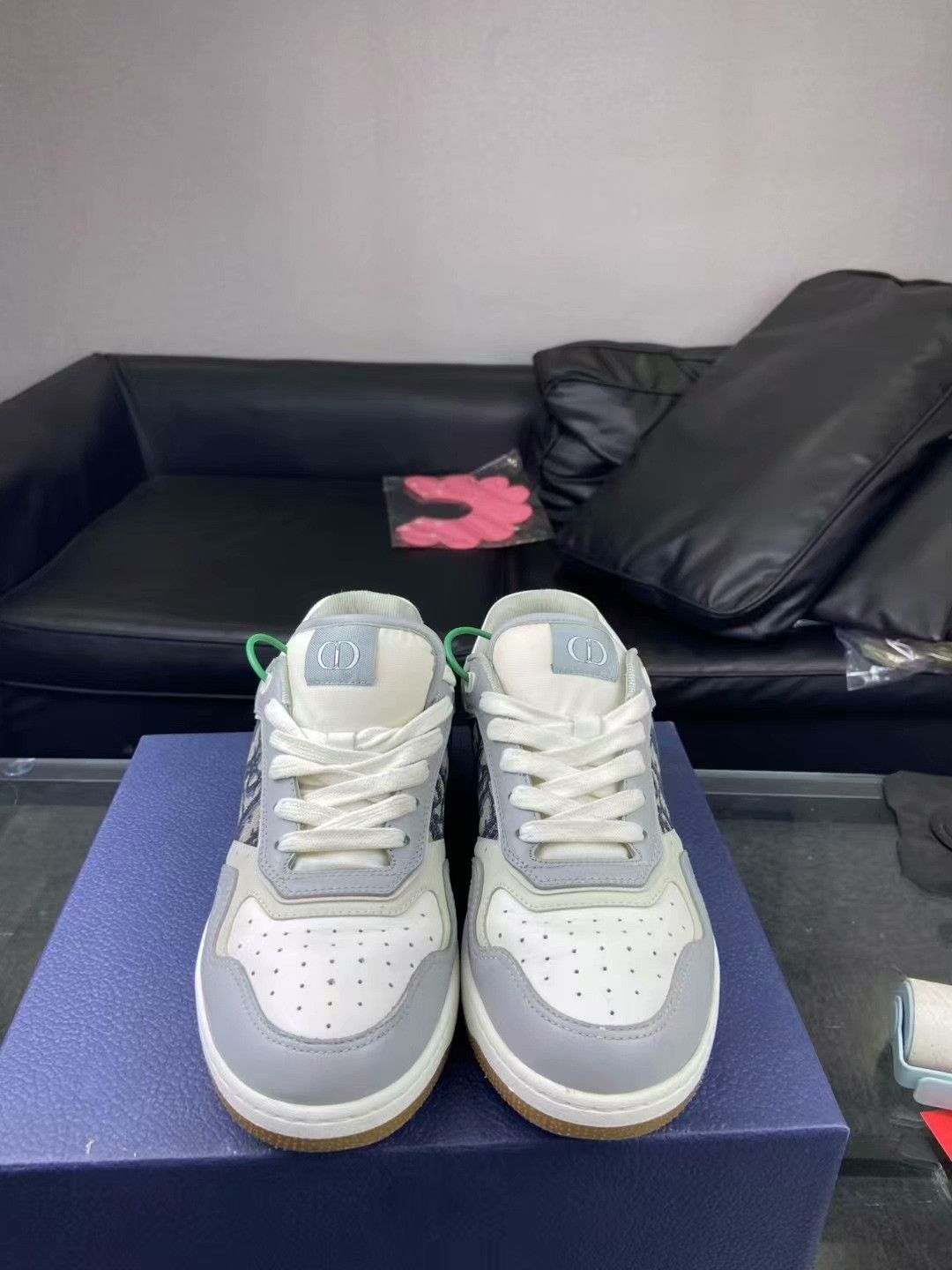 Dior Dior White Lowtop Sneakers 27 Women Size US 8 / IT 38 - 2 Thumbnail