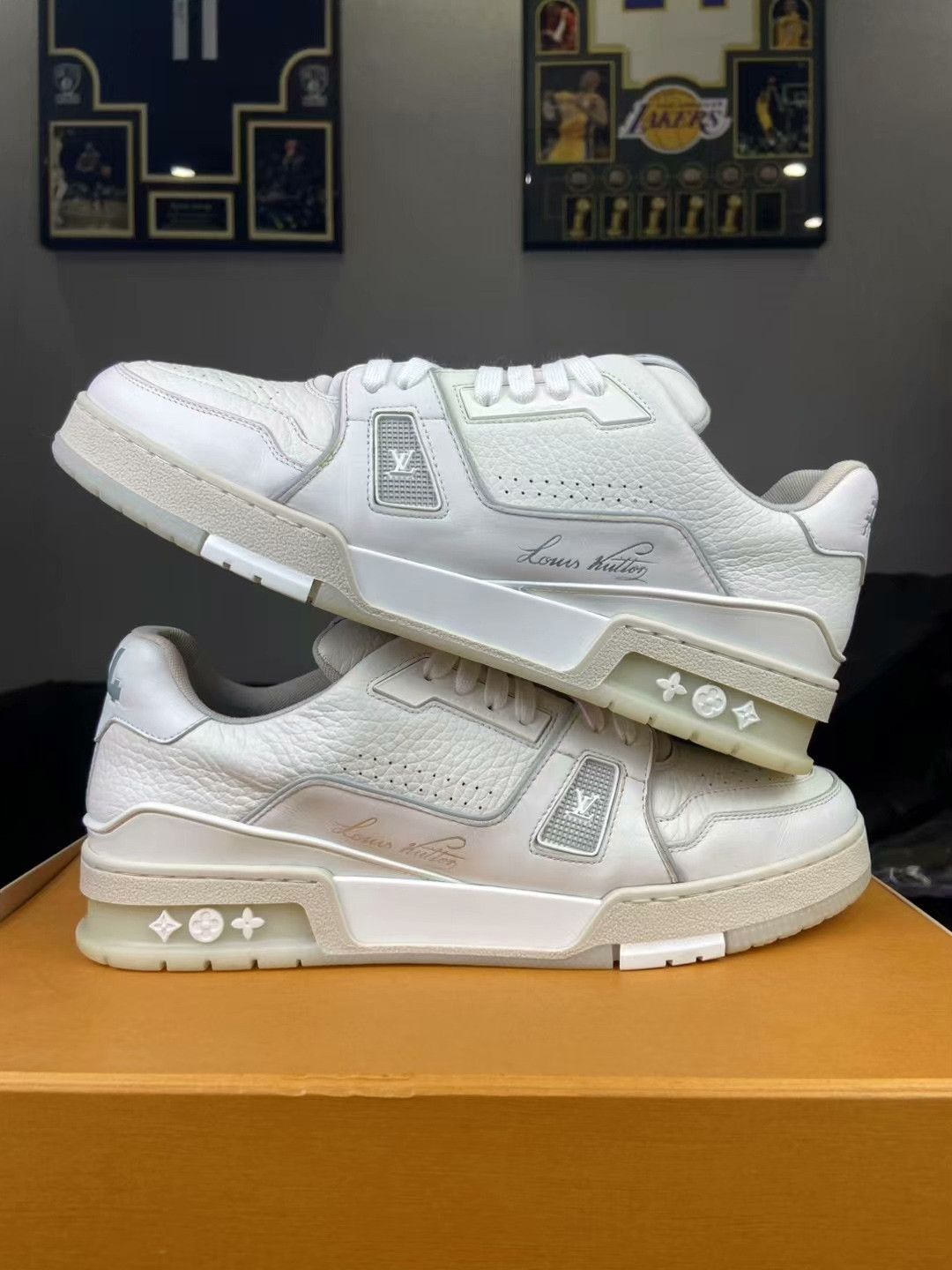 Louis Vuitton Louis Vuitton Training White Lowtop Sneakers 42 Men Size US 9 / EU 42 - 7 Thumbnail