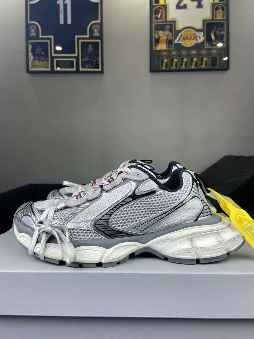 Balenciaga Balenciaga Silver Lowtop Sneakers XXXL Women Size US 8 / IT 38 - 3 Thumbnail