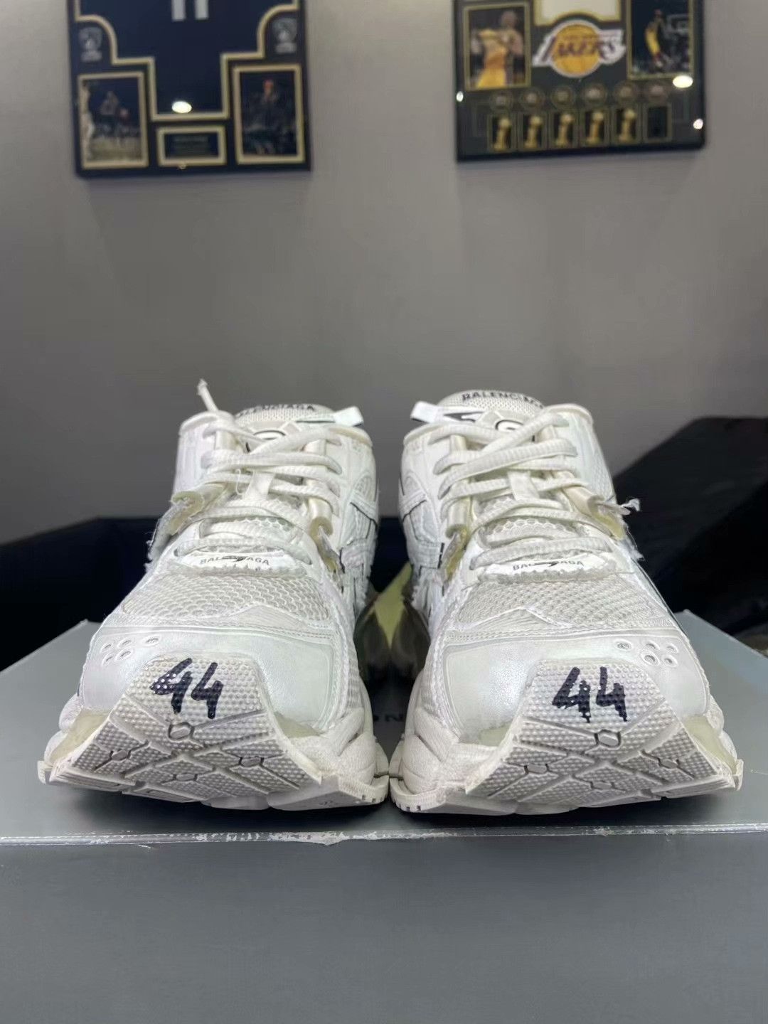 Balenciaga Balenciaga Running White Lowtop Sneakers 44 Men Size US 10.5 / EU 43-44 - 2 Thumbnail