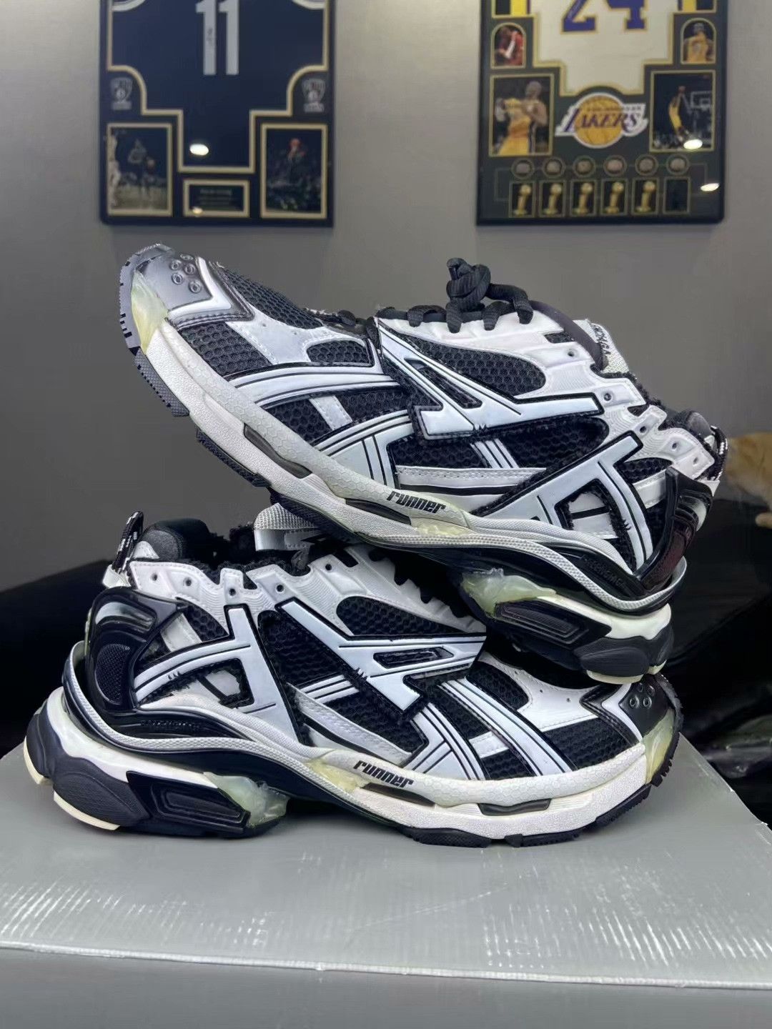 Balenciaga Balenciaga Running Black Lowtop Sneakers 45 Men Size US 11.5 / EU 44-45 - 6 Thumbnail
