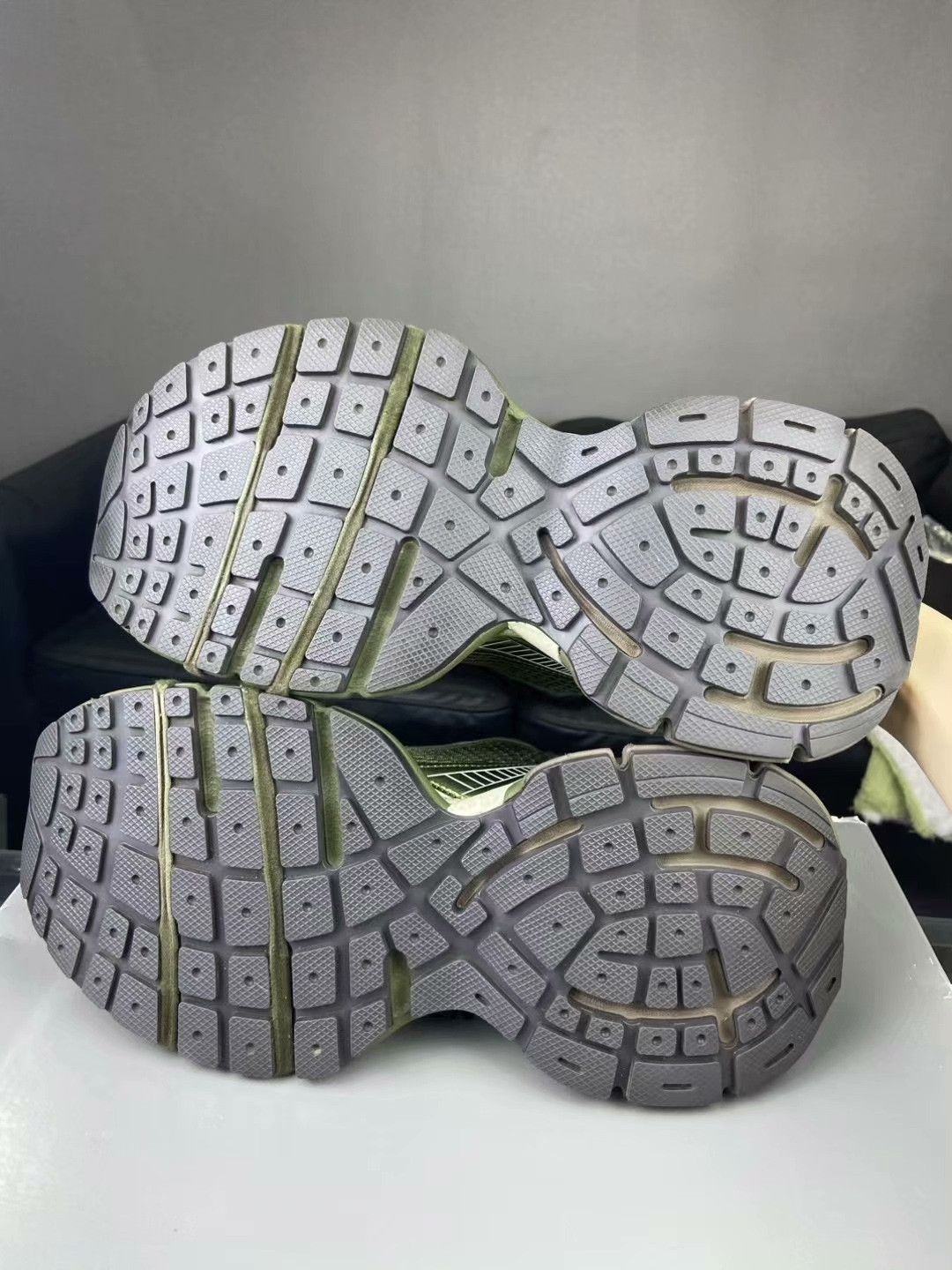 Balenciaga Balenciaga Green Lowtop Sneakers XXXL Men Size US 10 / EU 43 - 5 Thumbnail