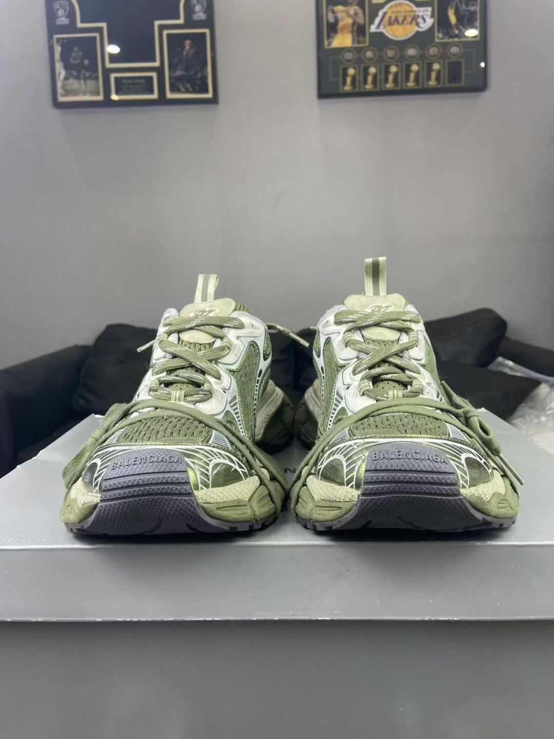 Balenciaga Balenciaga Green Lowtop Sneakers XXXL Men Size US 10 / EU 43 - 2 Thumbnail