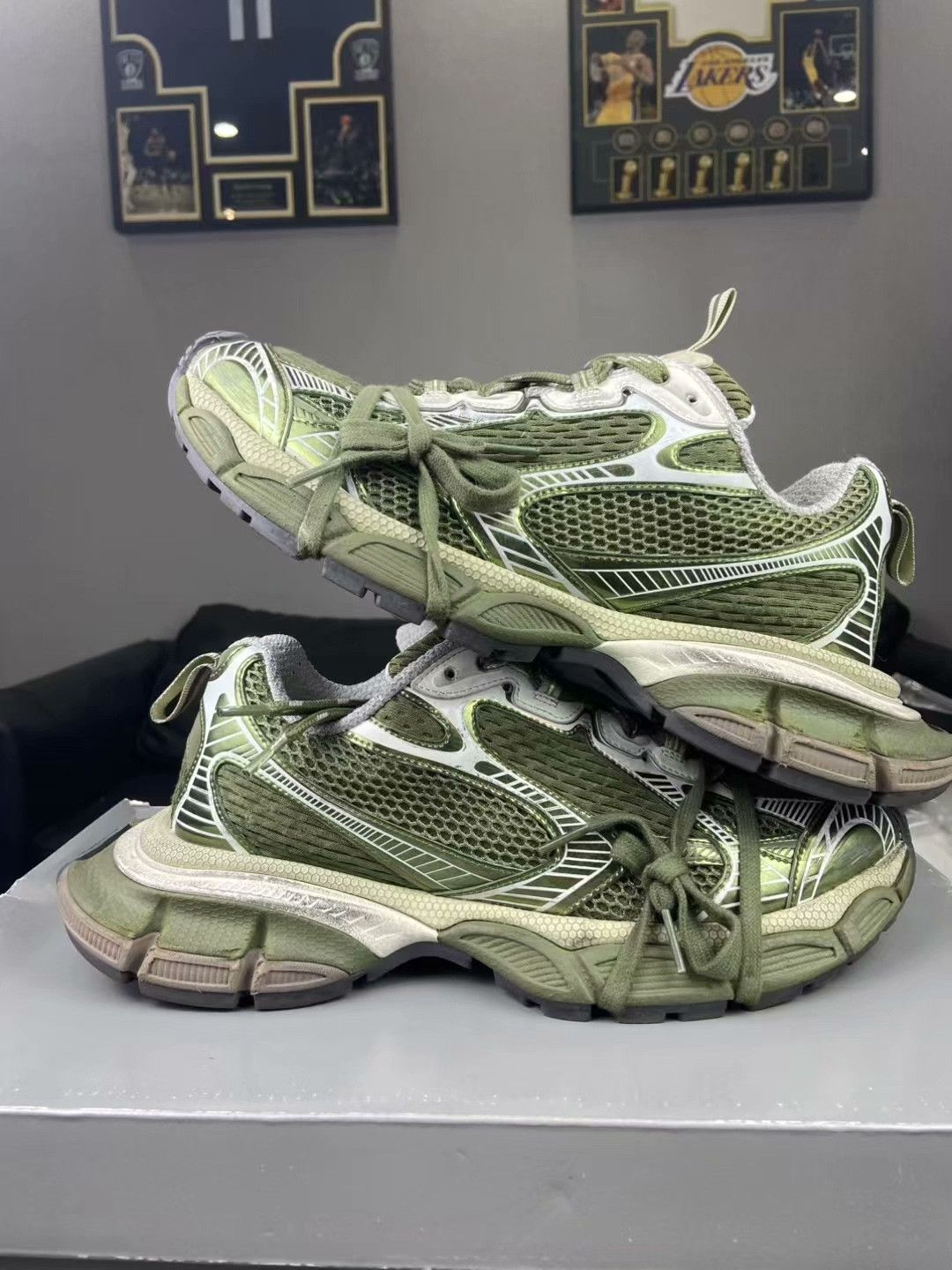 Balenciaga Balenciaga Green Lowtop Sneakers XXXL Men Size US 10 / EU 43 - 7 Thumbnail