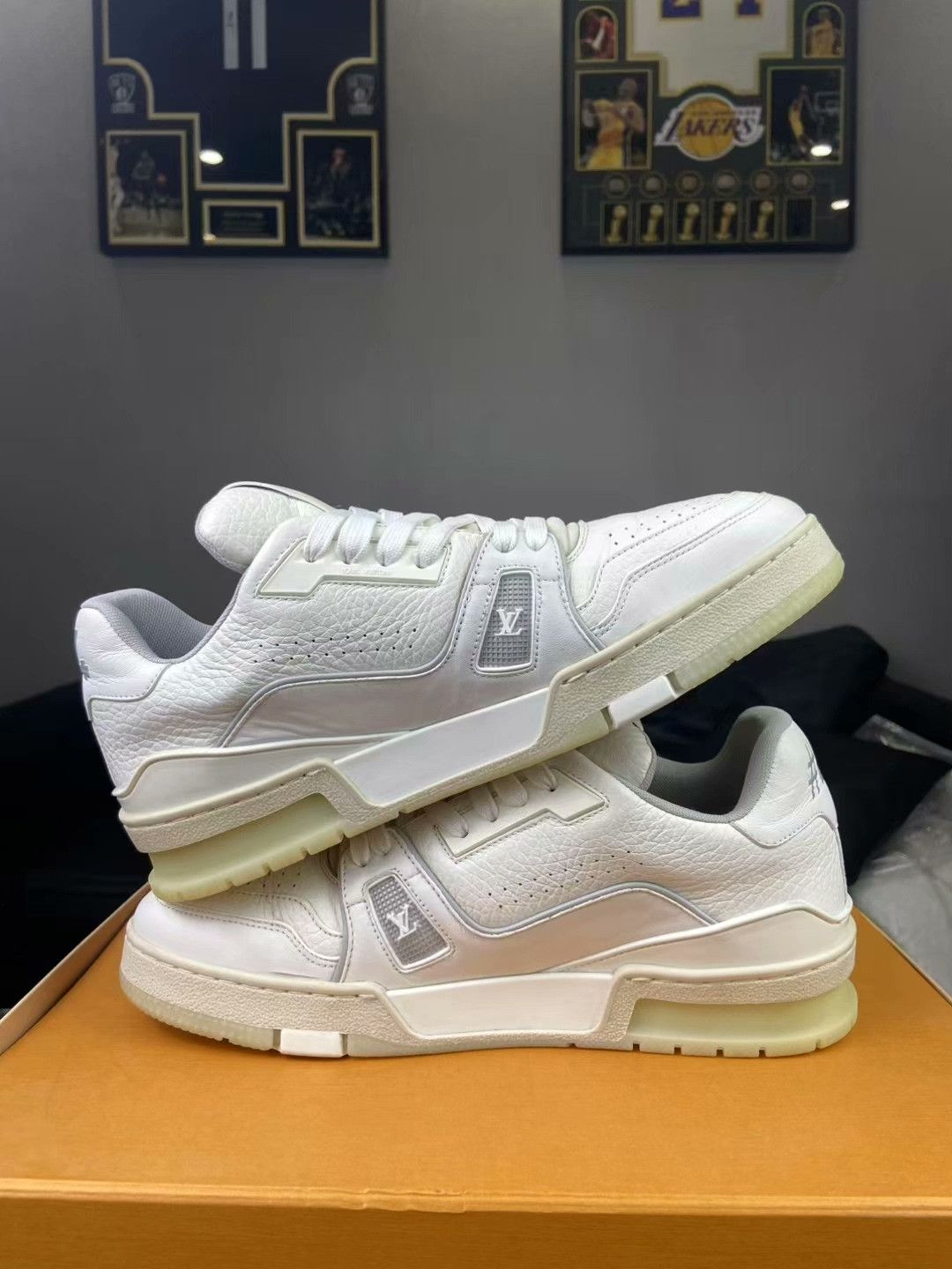 Louis Vuitton Louis Vuitton Training White Lowtop Sneakers 40 Men Size US 7.5 / EU 40-41 - 6 Thumbnail