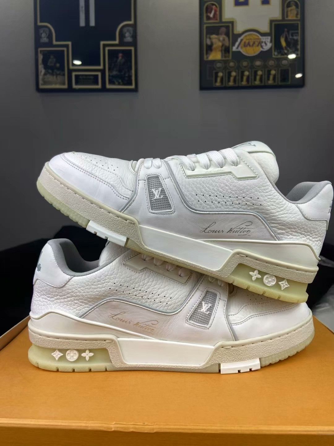 Louis Vuitton Louis Vuitton Training White Lowtop Sneakers 40 Men Size US 7.5 / EU 40-41 - 7 Thumbnail