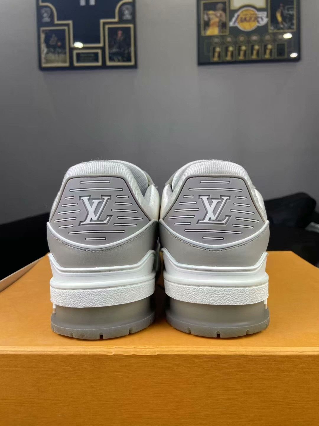 Louis Vuitton Louis Vuitton Training Gray Lowtop Sneakers 40 Men Size US 7.5 / EU 40-41 - 4 Thumbnail