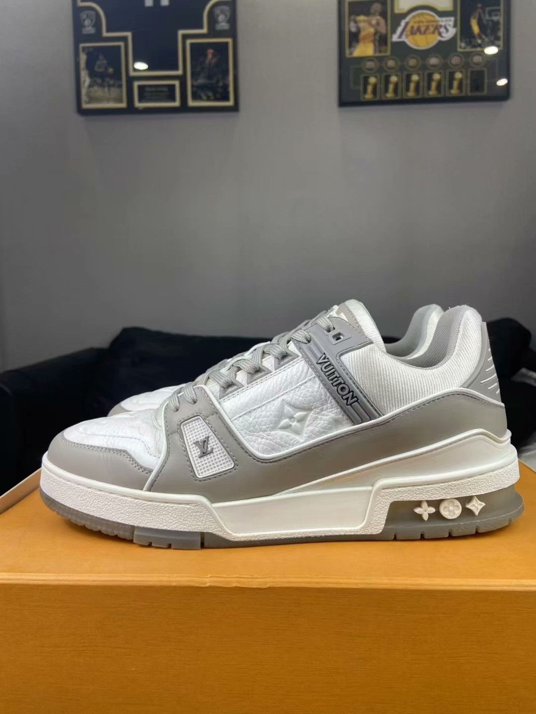 Louis Vuitton Louis Vuitton Training Gray Lowtop Sneakers 40 Men Size US 7.5 / EU 40-41 - 3 Thumbnail