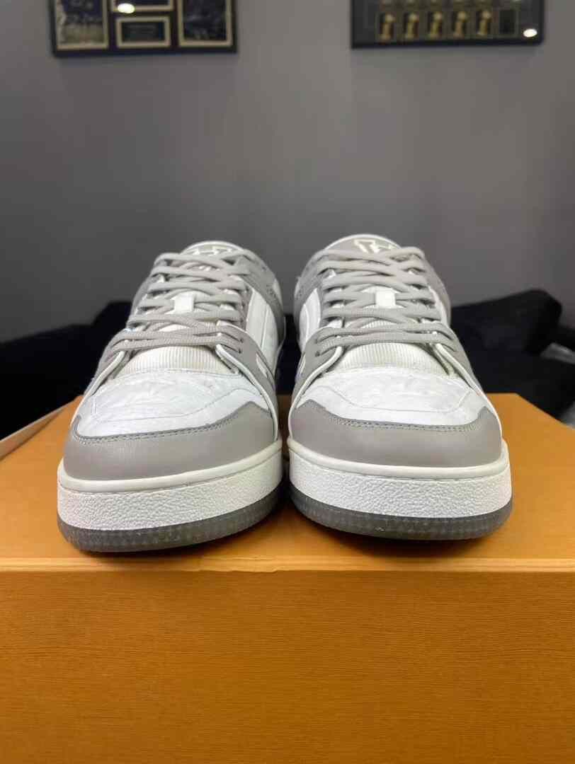Louis Vuitton Louis Vuitton Training Gray Lowtop Sneakers 40 Men Size US 7.5 / EU 40-41 - 2 Thumbnail