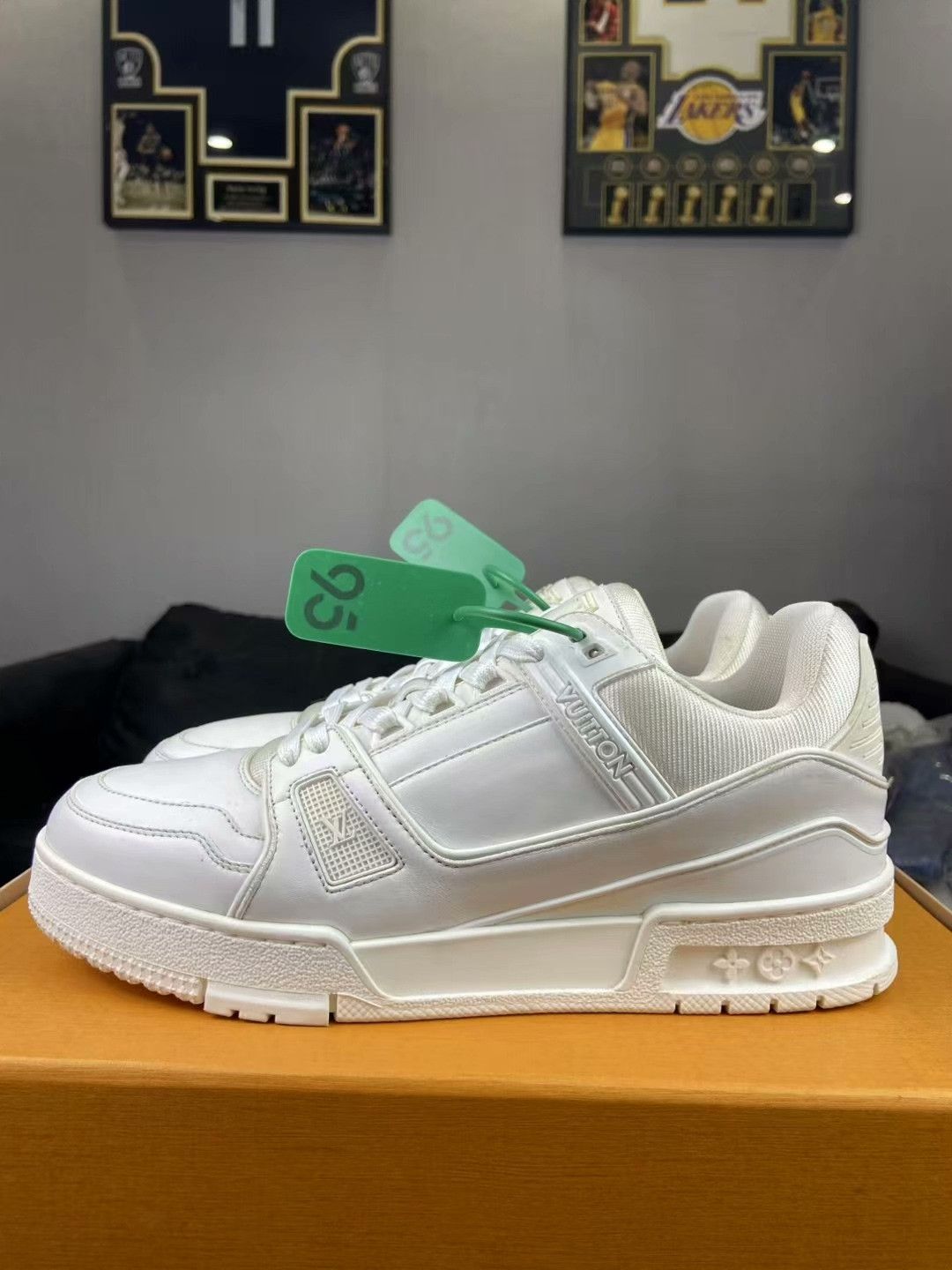 Louis Vuitton Louis Vuitton Training White Lowtop Sneakers 40 Men Size US 7.5 / EU 40-41 - 3 Thumbnail