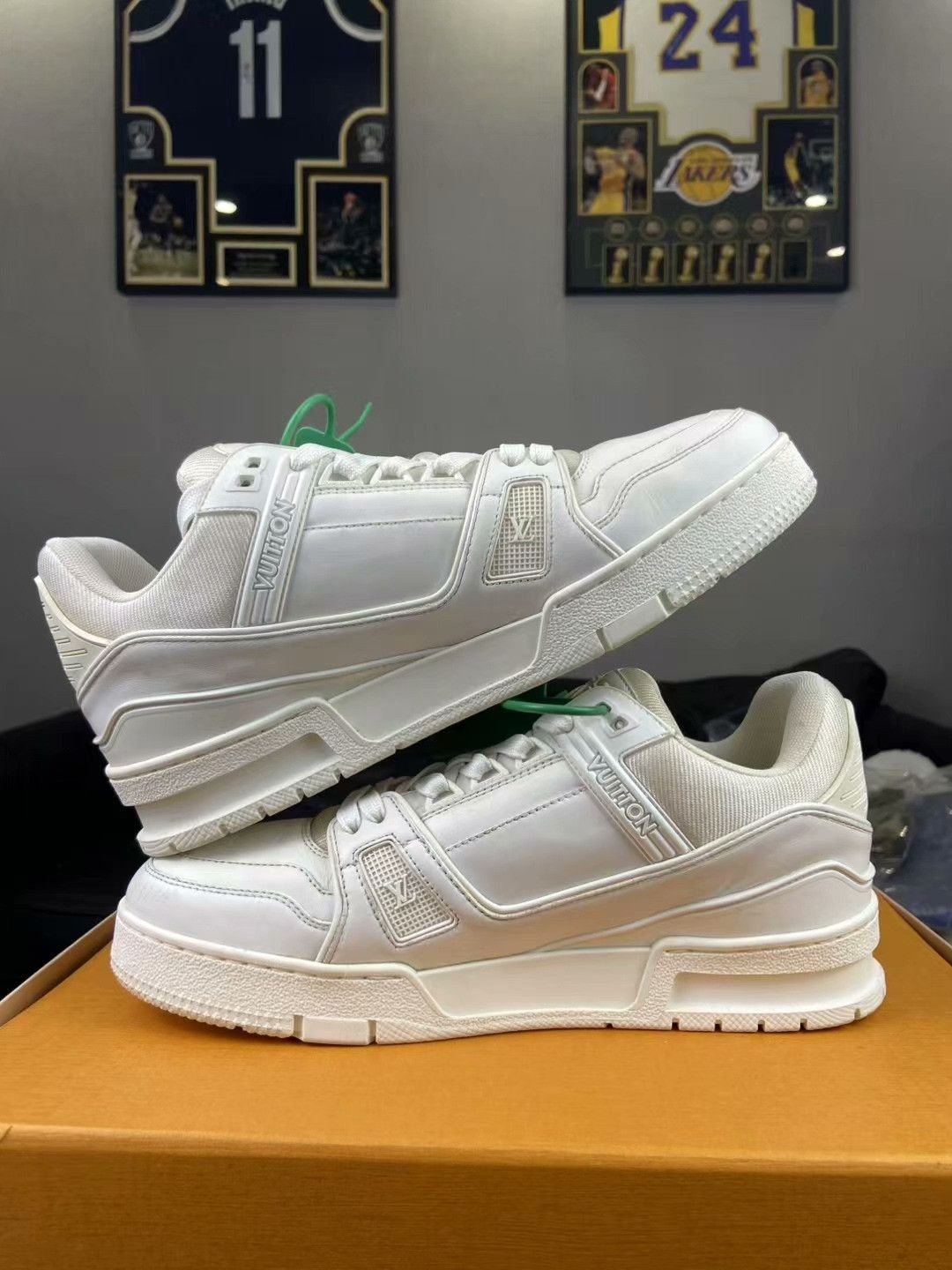 Louis Vuitton Louis Vuitton Training White Lowtop Sneakers 40 Men Size US 7.5 / EU 40-41 - 6 Thumbnail