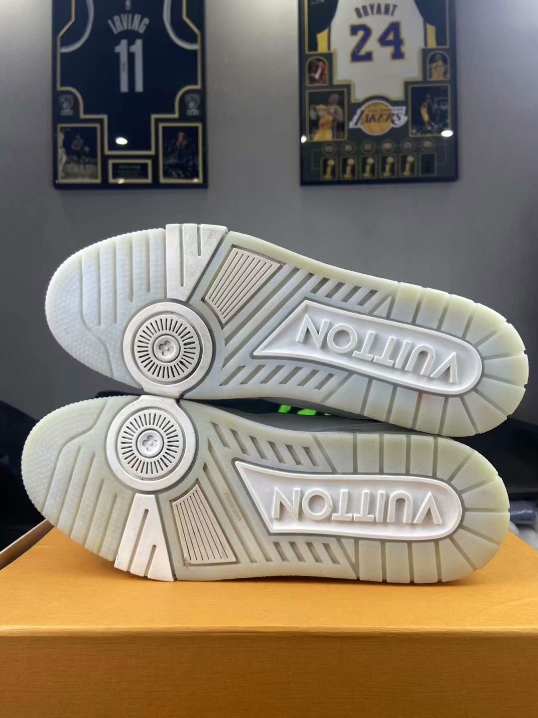 Louis Vuitton Louis Vuitton Training White Lowtop Sneakers 43 Men Size US 10 / EU 43 - 5 Thumbnail