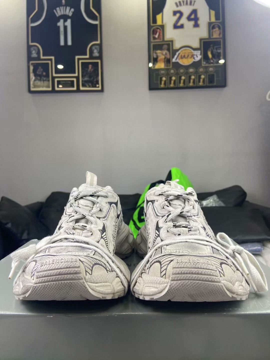 Balenciaga Balenciaga Distressed White Lowtop Sneakers XXXL Women Size US 8 / IT 38 - 2 Thumbnail