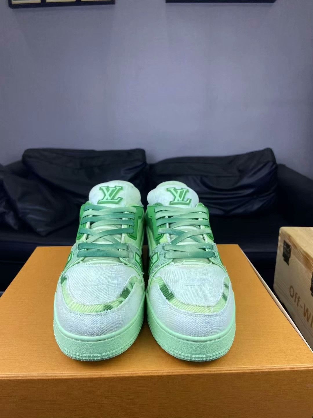 Louis Vuitton Louis Vuitton Training Gradient Multi Lowtop Sneakers 42 Men Size US 9 / EU 42 - 2 Thumbnail