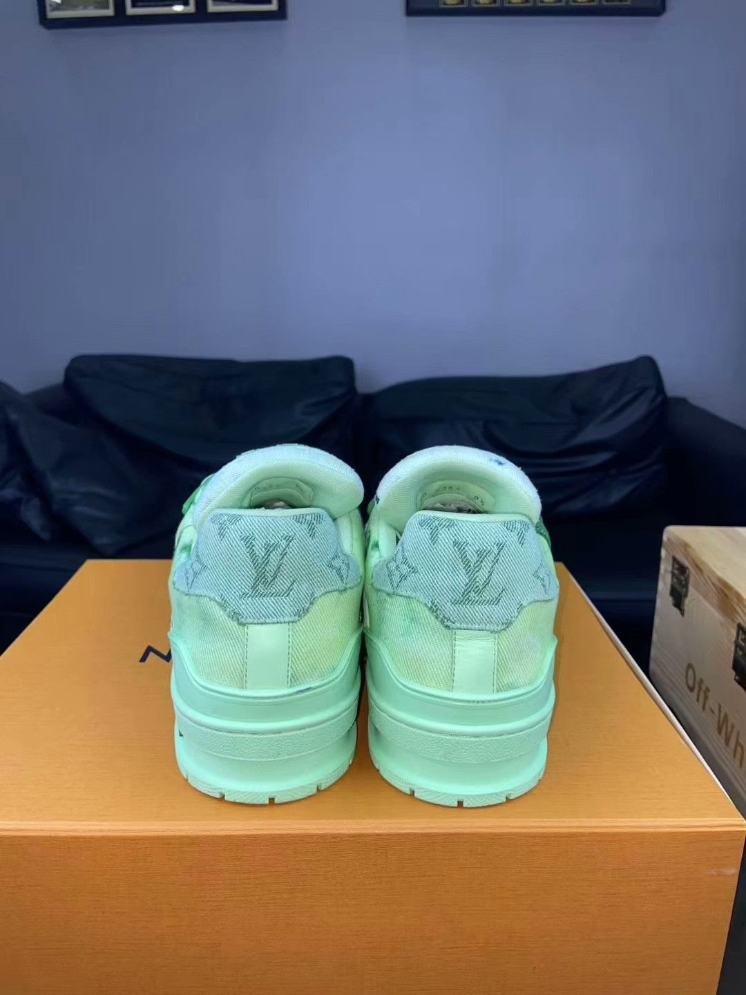 Louis Vuitton Louis Vuitton Training Gradient Multi Lowtop Sneakers 42 Men Size US 9 / EU 42 - 4 Thumbnail