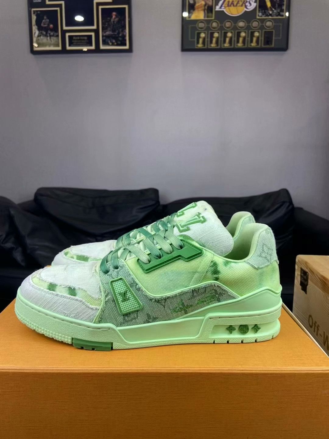 Louis Vuitton Louis Vuitton Training Gradient Multi Lowtop Sneakers 42 Men Size US 9 / EU 42 - 3 Thumbnail