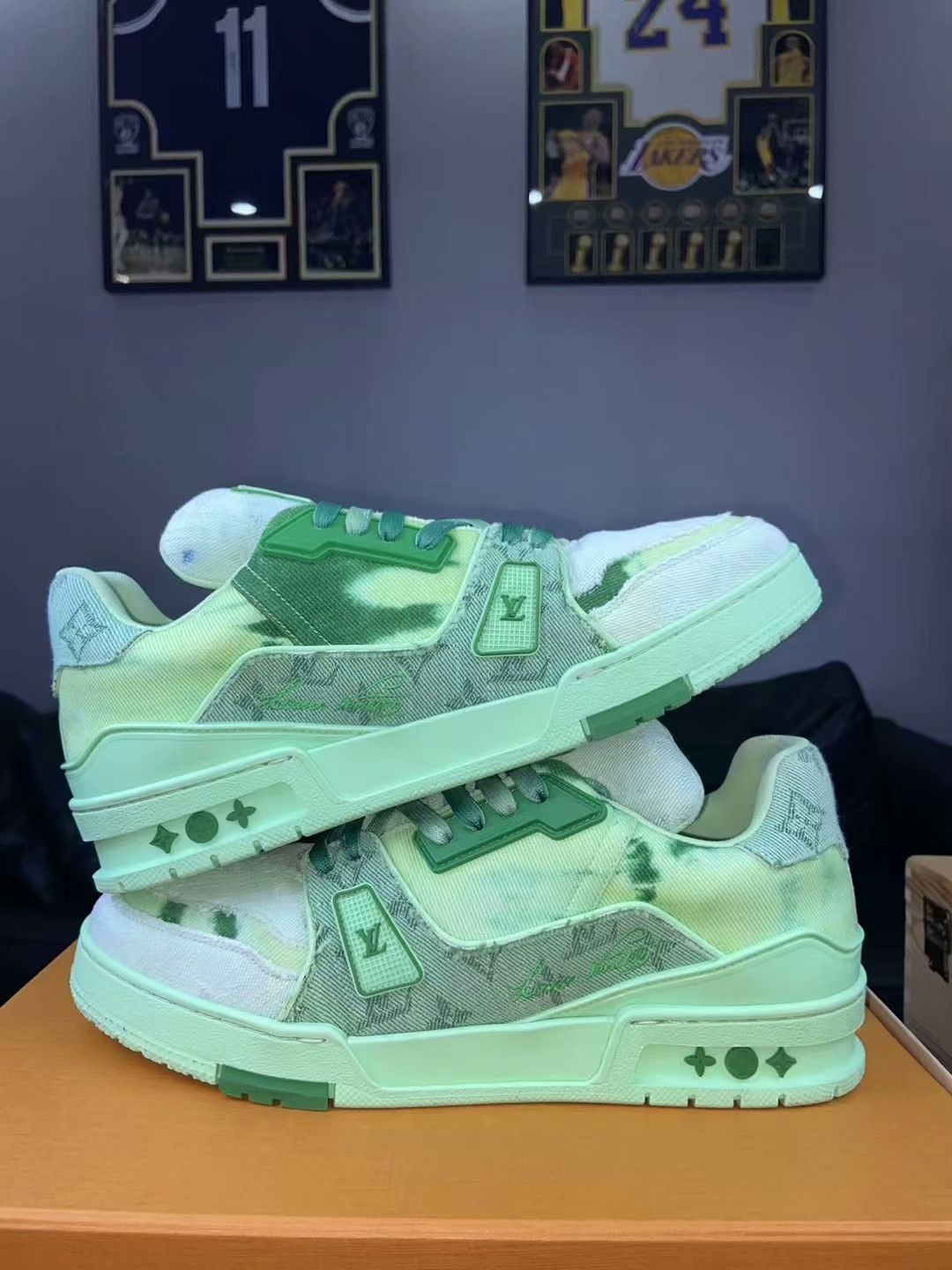 Louis Vuitton Louis Vuitton Training Gradient Multi Lowtop Sneakers 42 Men Size US 9 / EU 42 - 7 Thumbnail