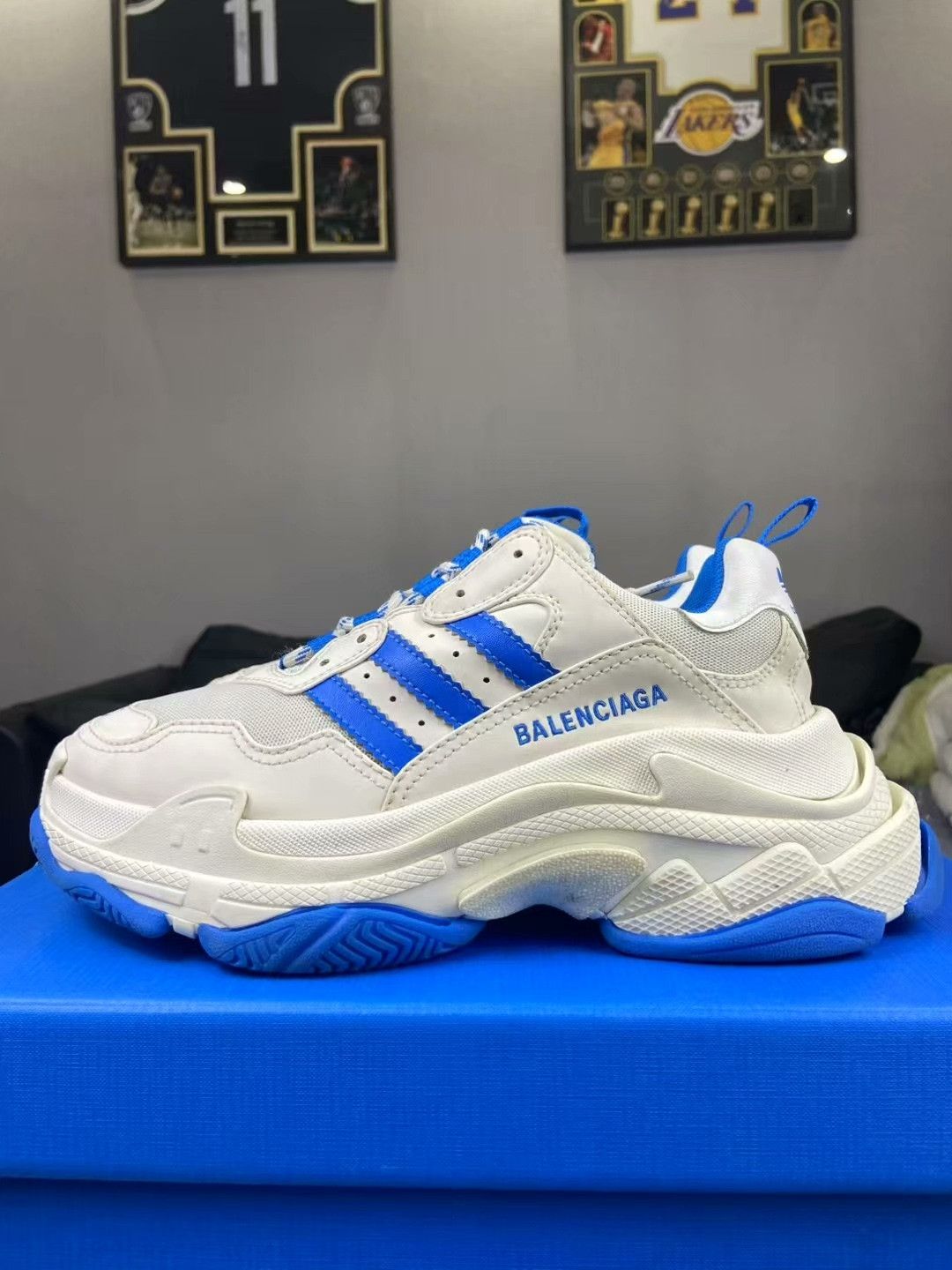Balenciaga Balenciaga Collab Blue Lowtop Sneakers S Men Size US 10 / EU 43 - 3 Thumbnail