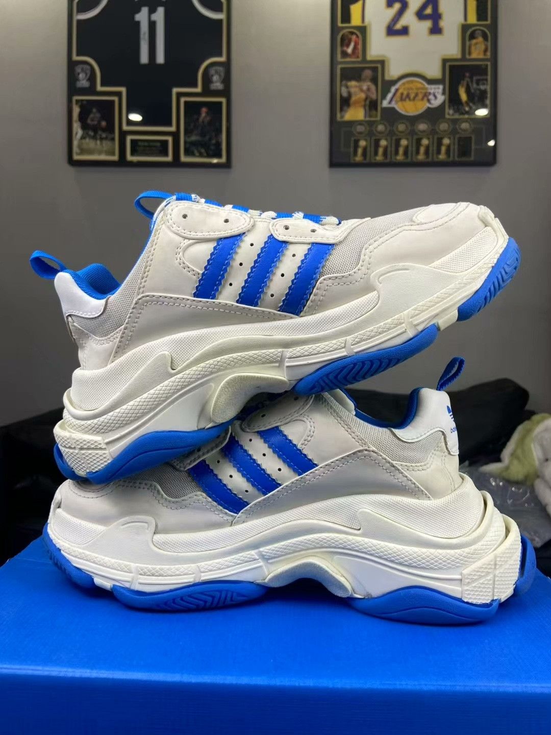 Balenciaga Balenciaga Collab Blue Lowtop Sneakers S Men Size US 10 / EU 43 - 6 Thumbnail